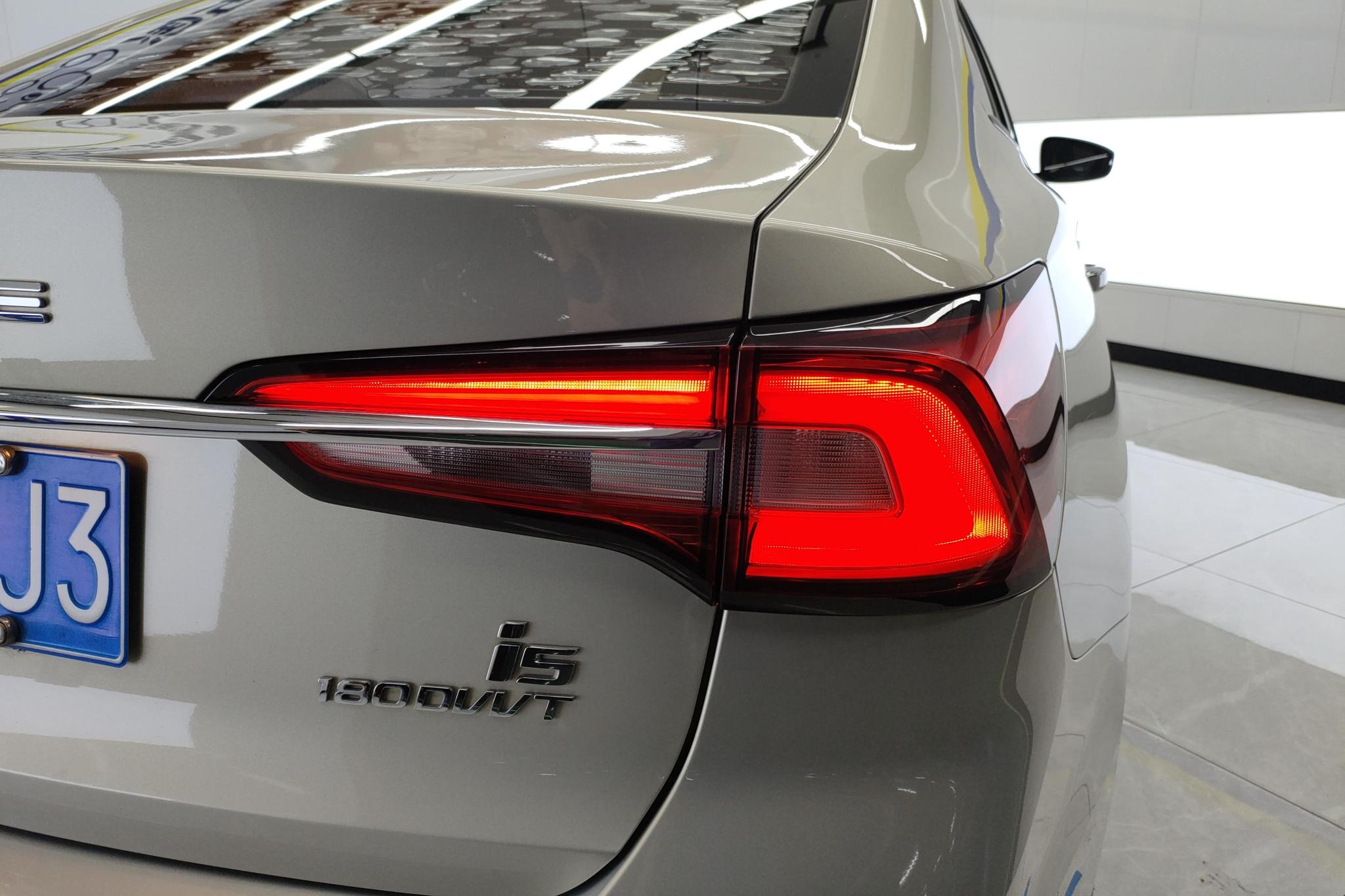 Roewe i5 2020 1.5L AT 4G