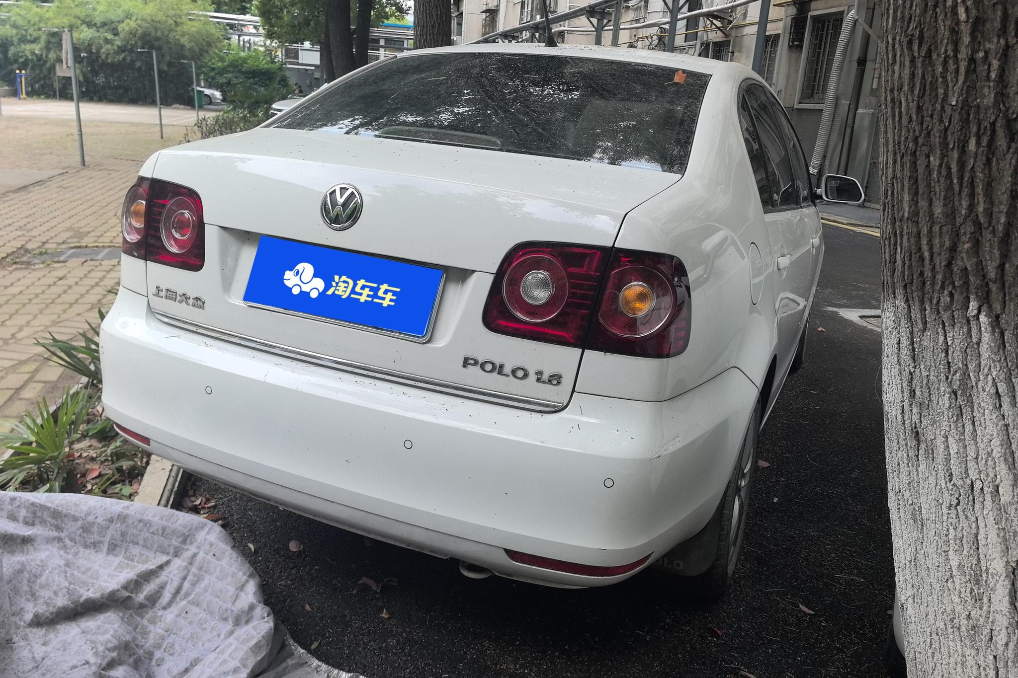 Volkswagen Polo 2011 1.6L AT