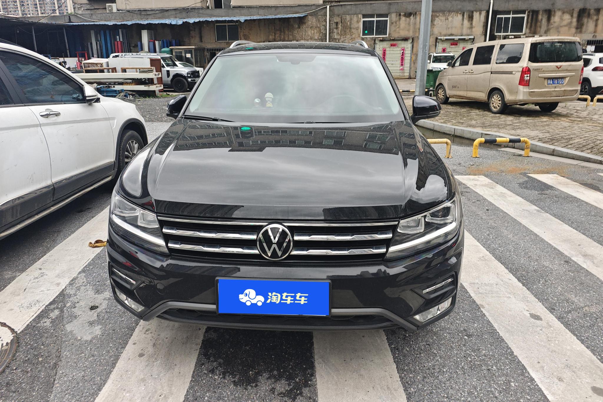 Volkswagen Tiguan L L 2021 330TSI AT Smart