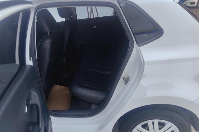 Volkswagen Polo 2018 1.5 L MT — фото 15