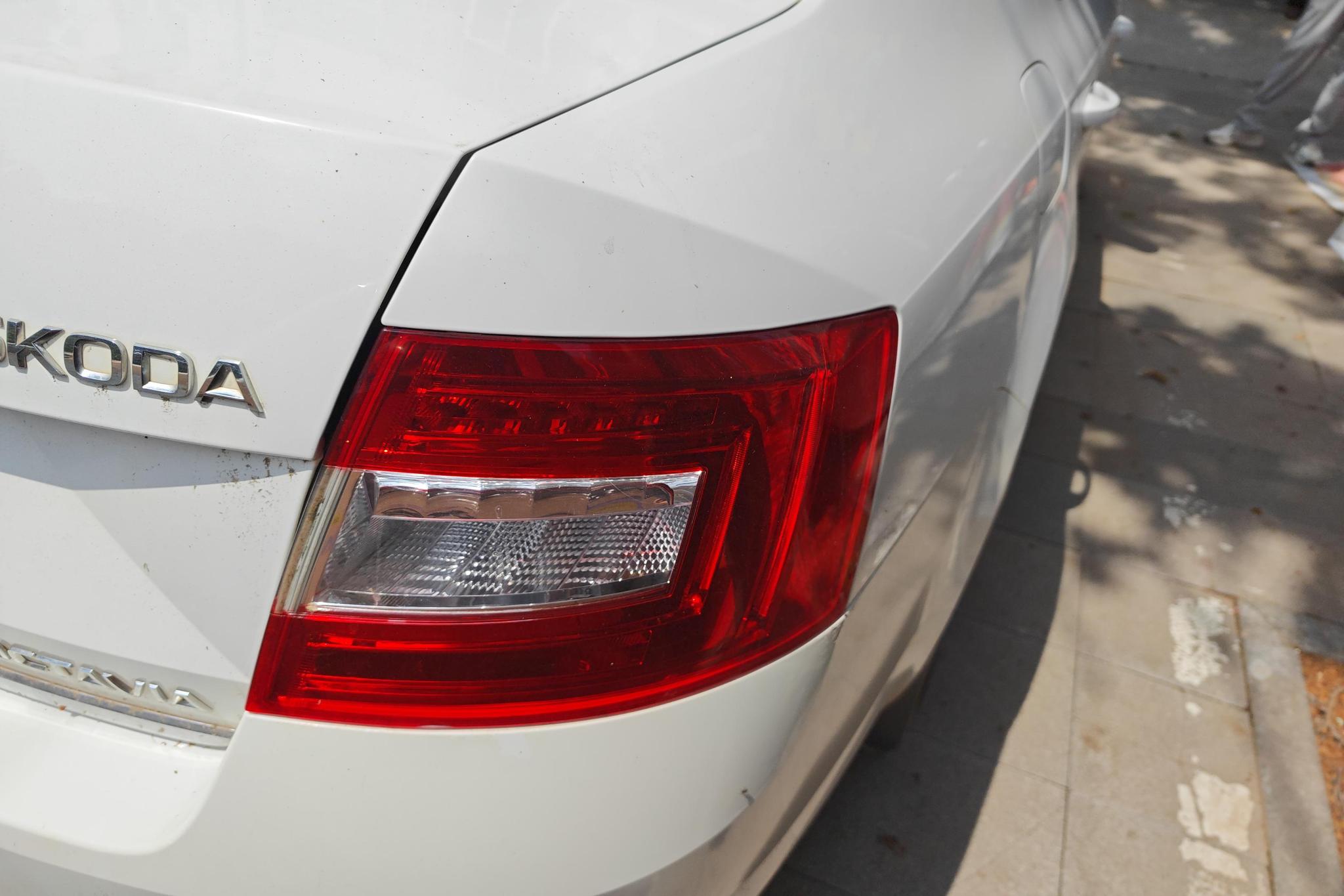 Skoda Octavia 2017 1.6L MT