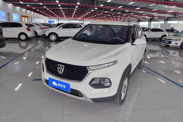 Wuling Baojun 510 2017 1.5 L MTComfort