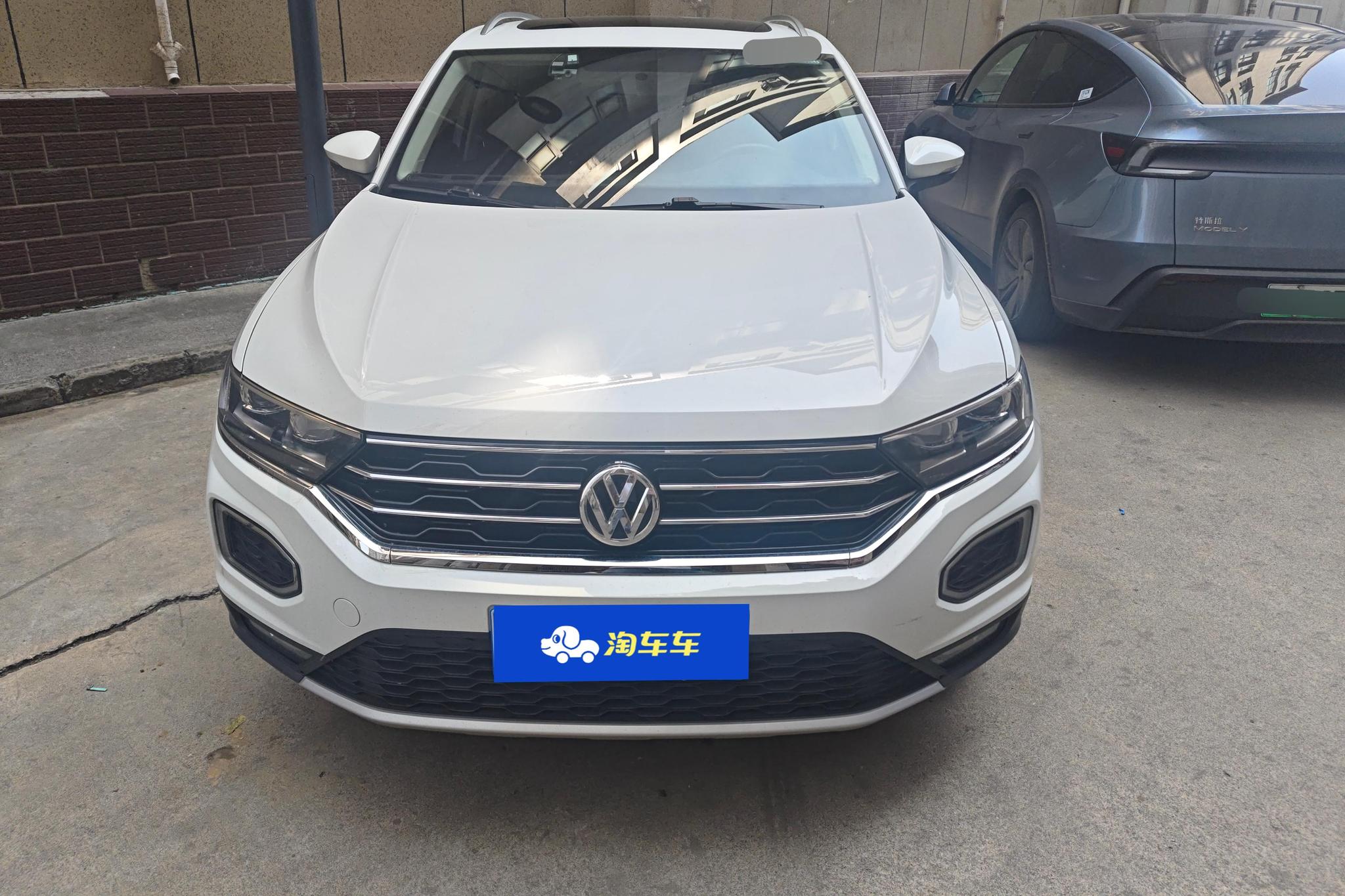 Volkswagen T-Roc 2019 230TSI DSG VI