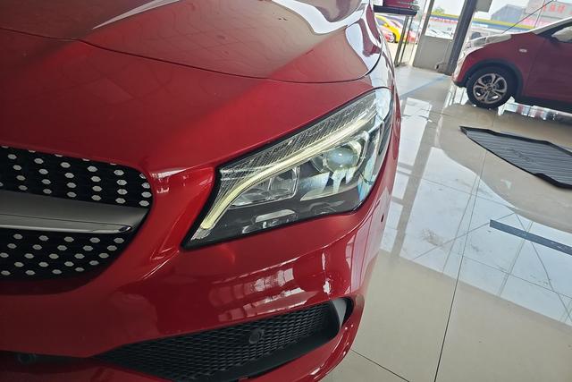 Mercedes-Benz CLA 2018 CLA 200 — фото 4