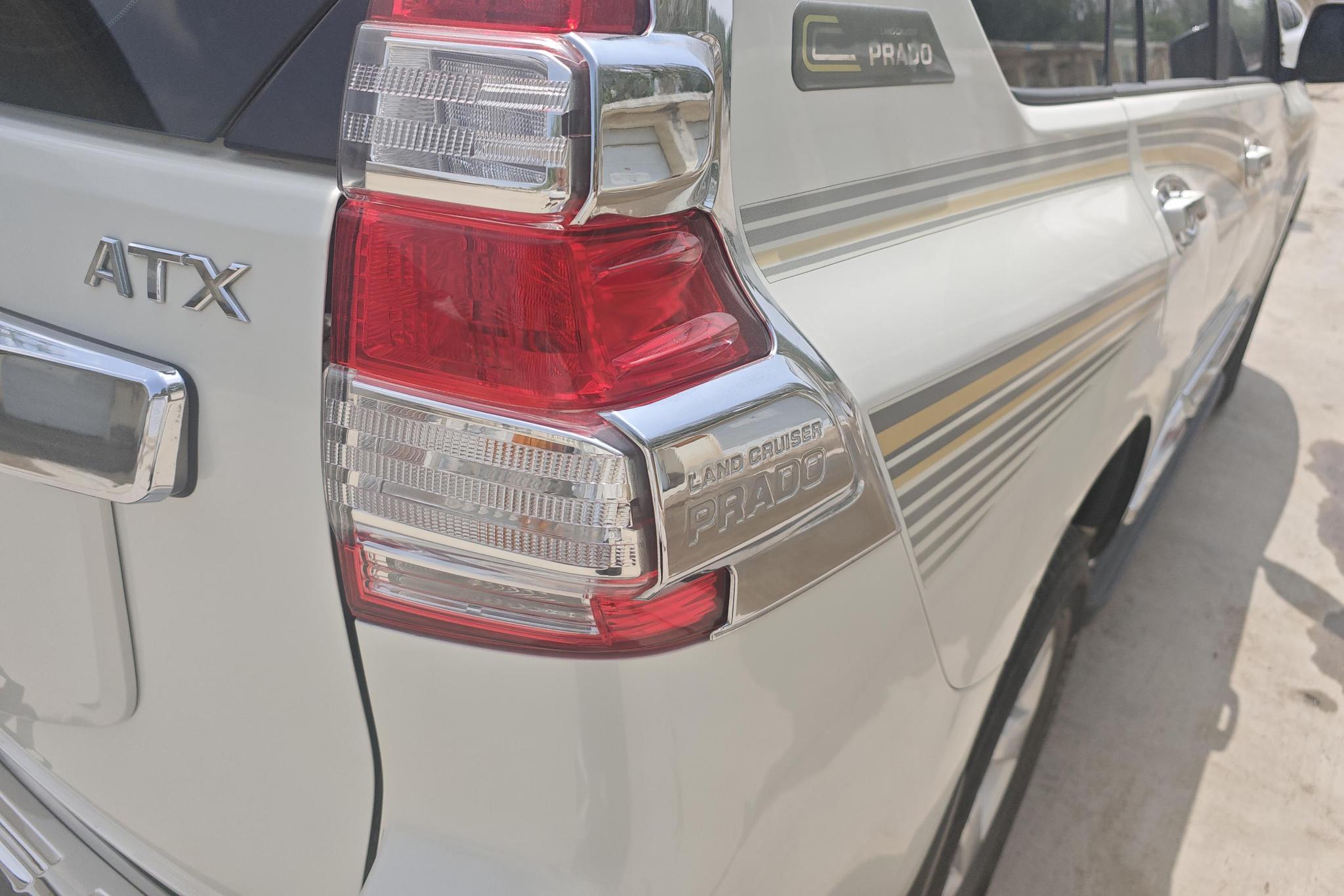 Toyota Land Cruiser Prado 2016 2.7L AT Standard