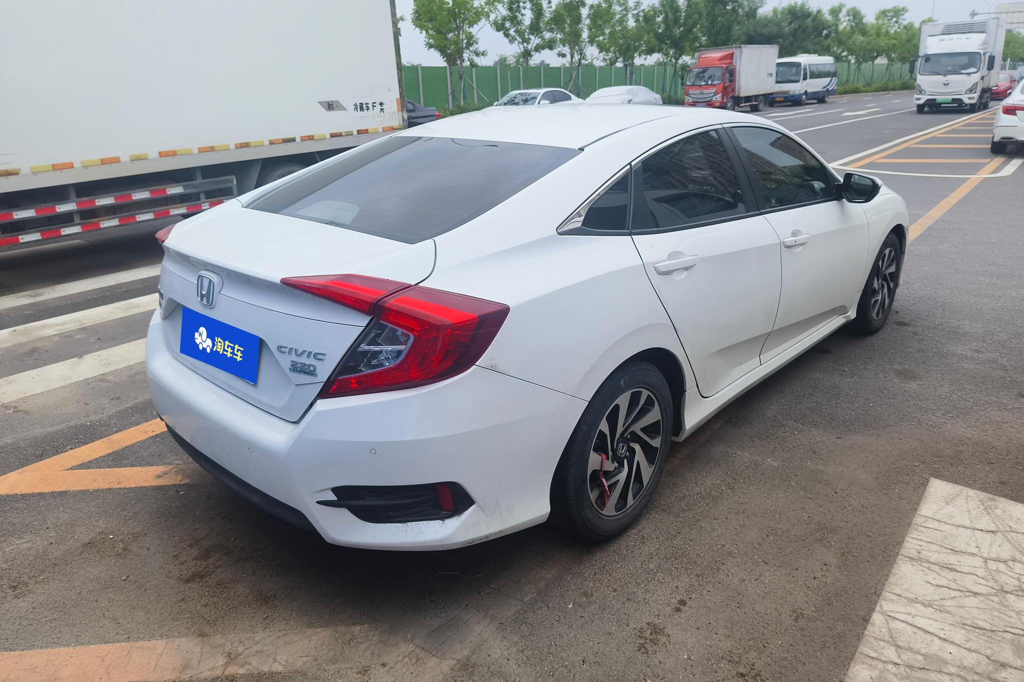 Honda Civic 2016 220TURBO CVT Luxury