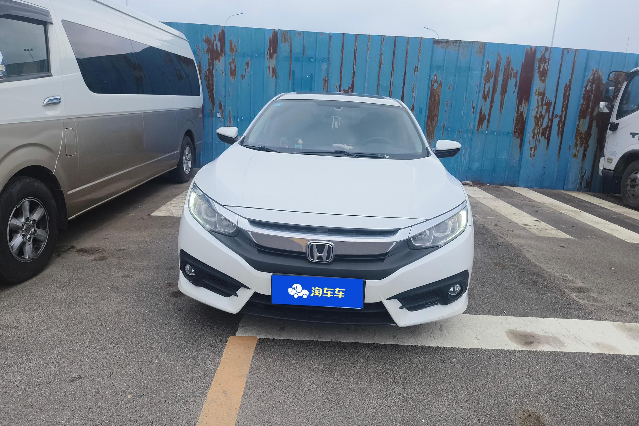 Honda Civic 2016 220TURBO CVT Luxury