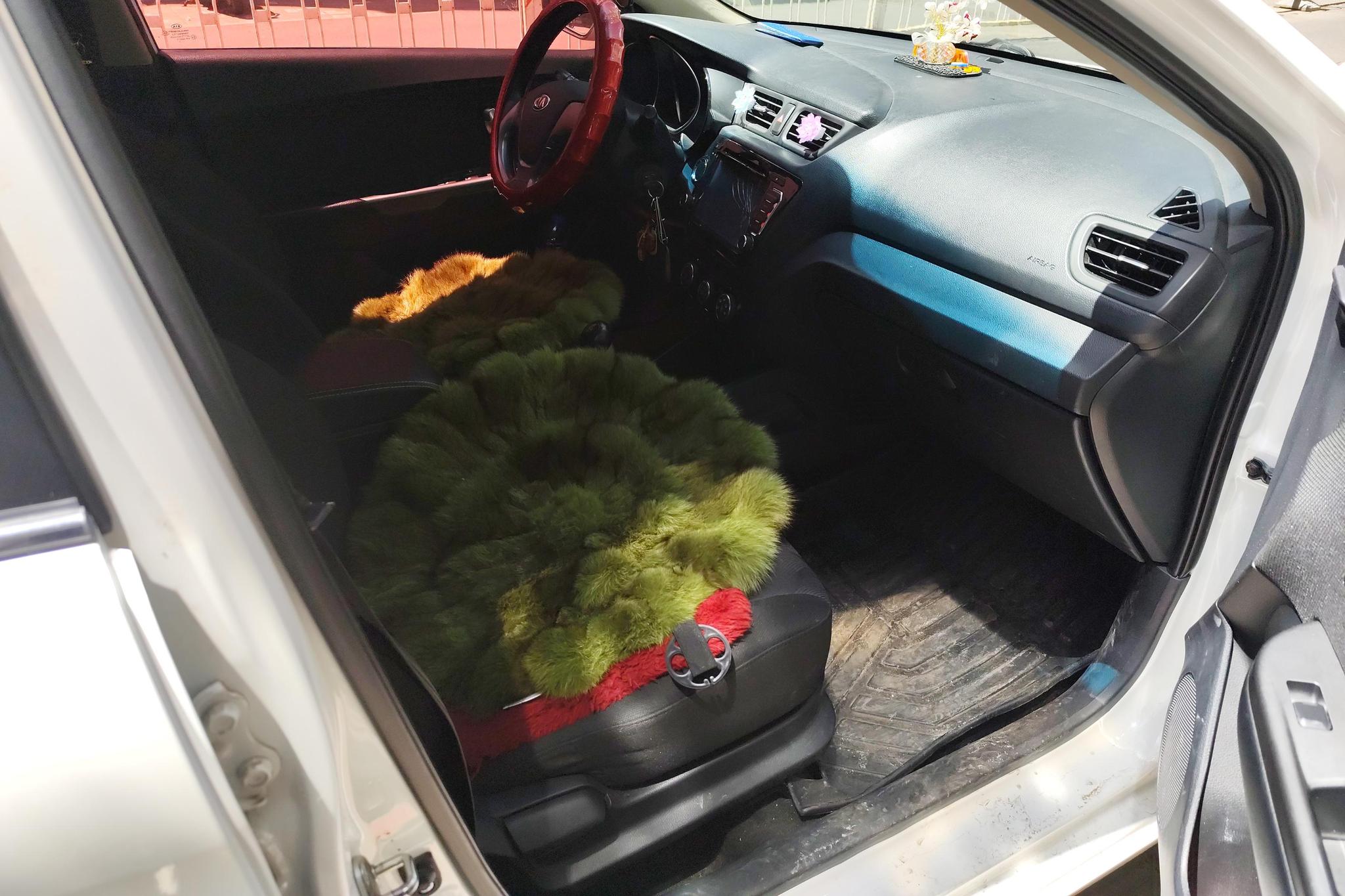 Kia K2 2015 1.4L MT GLS