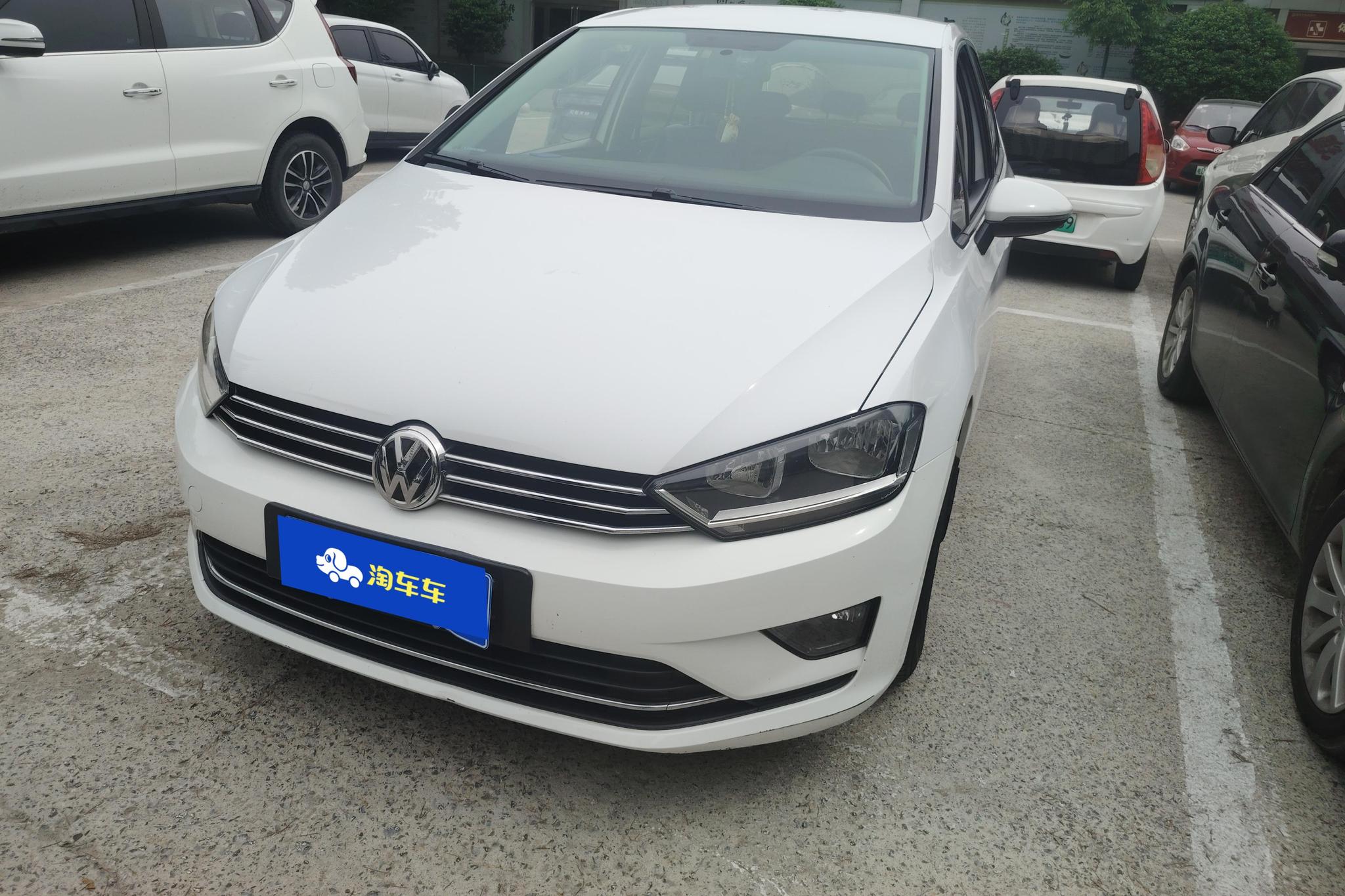 Volkswagen Golf·