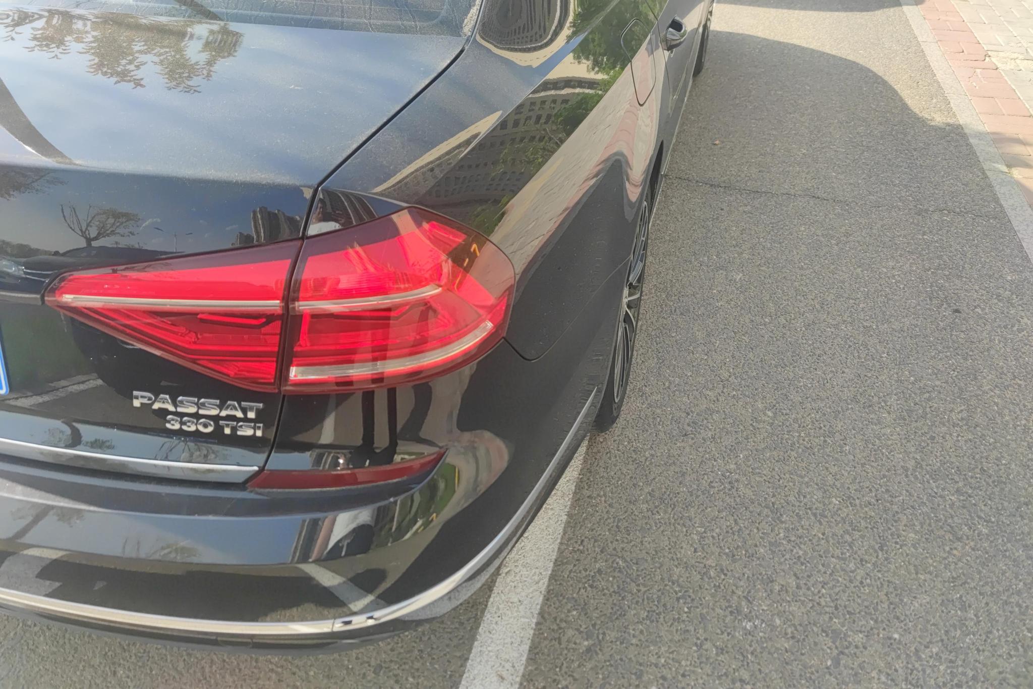 Volkswagen Passat 2017 330TSI DSG