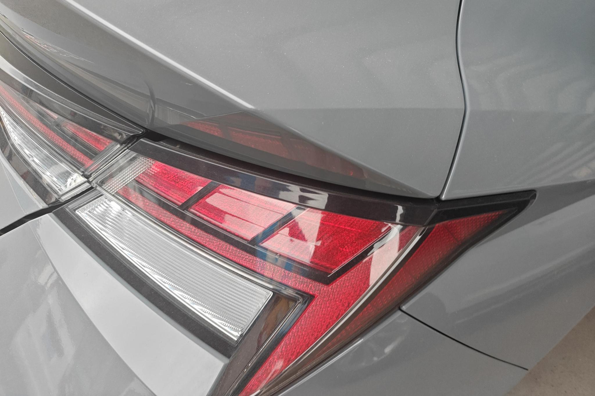 Hyundai Elantra 2022 1.5L CVT LUX Luxury