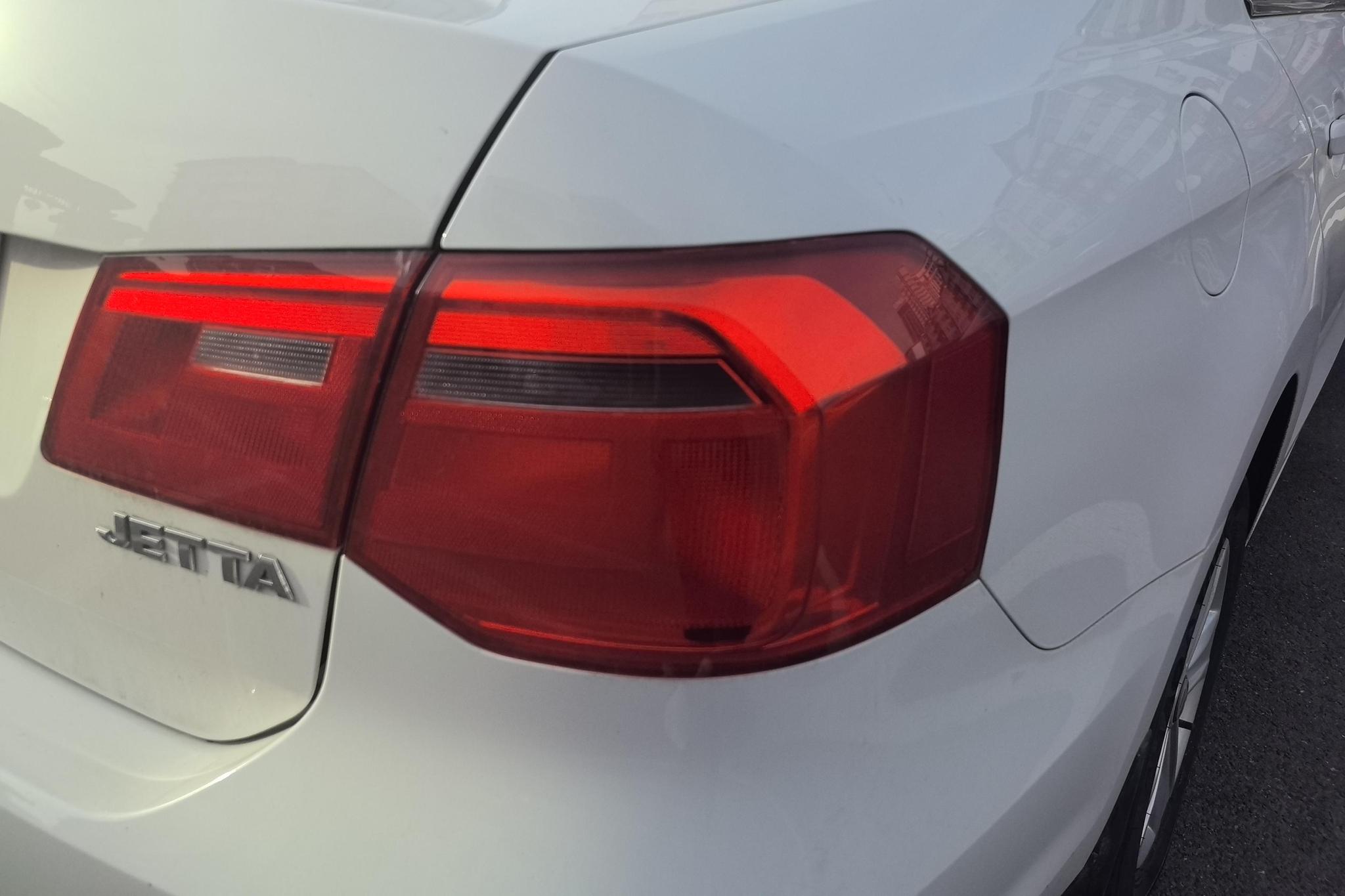 Volkswagen Jetta 2015 1.6L MT Fashion