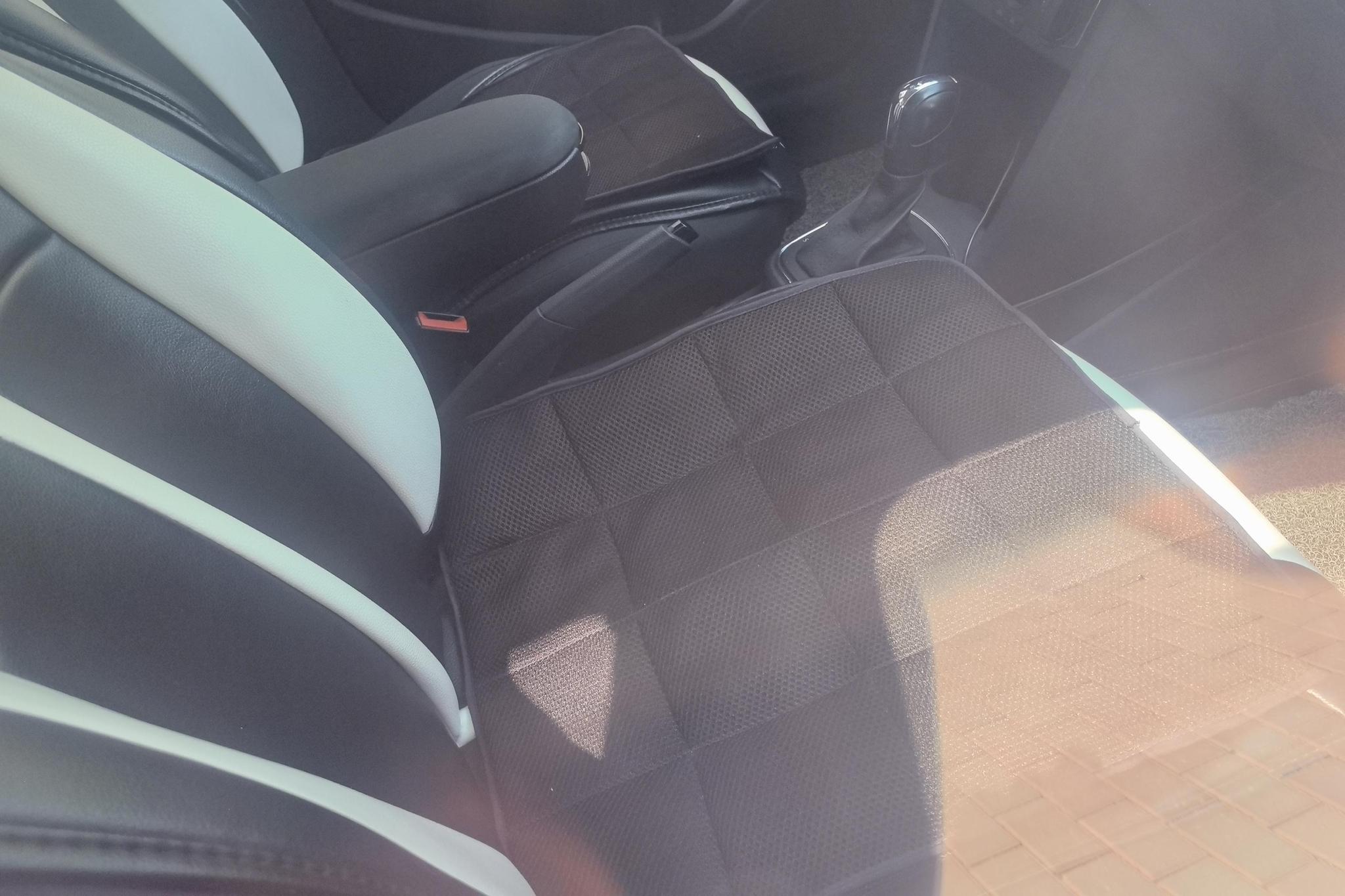 Volkswagen Polo 2014 1.4L AT Comfort