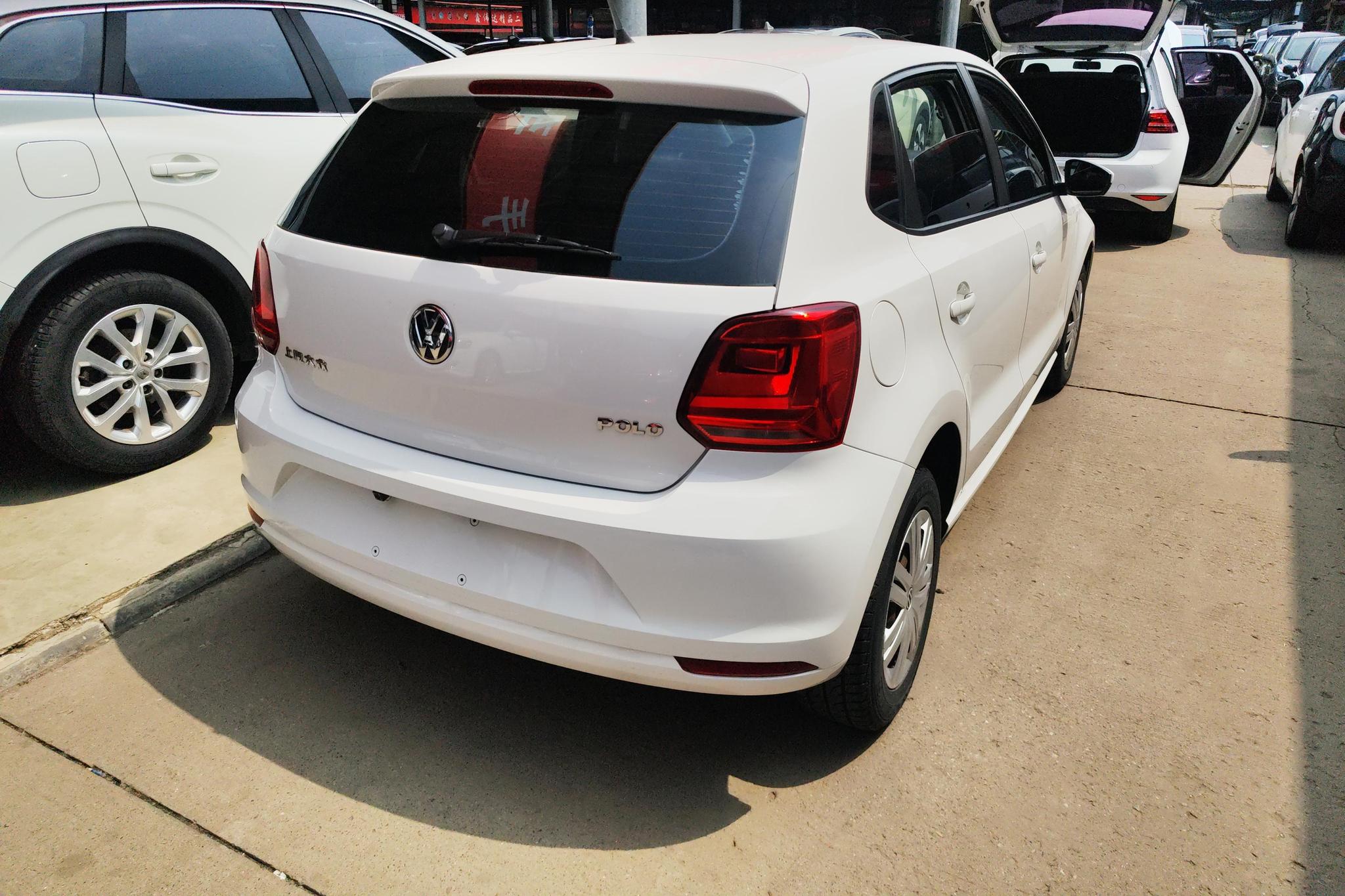 Volkswagen Polo 2016 1.4L AT