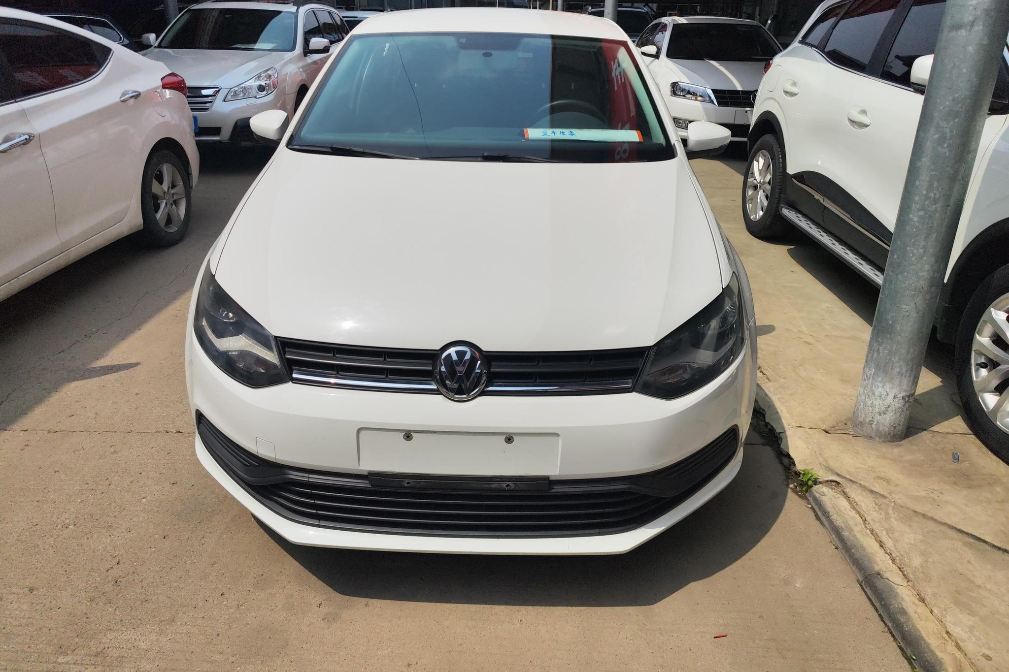 Volkswagen Polo 2016 1.4L AT