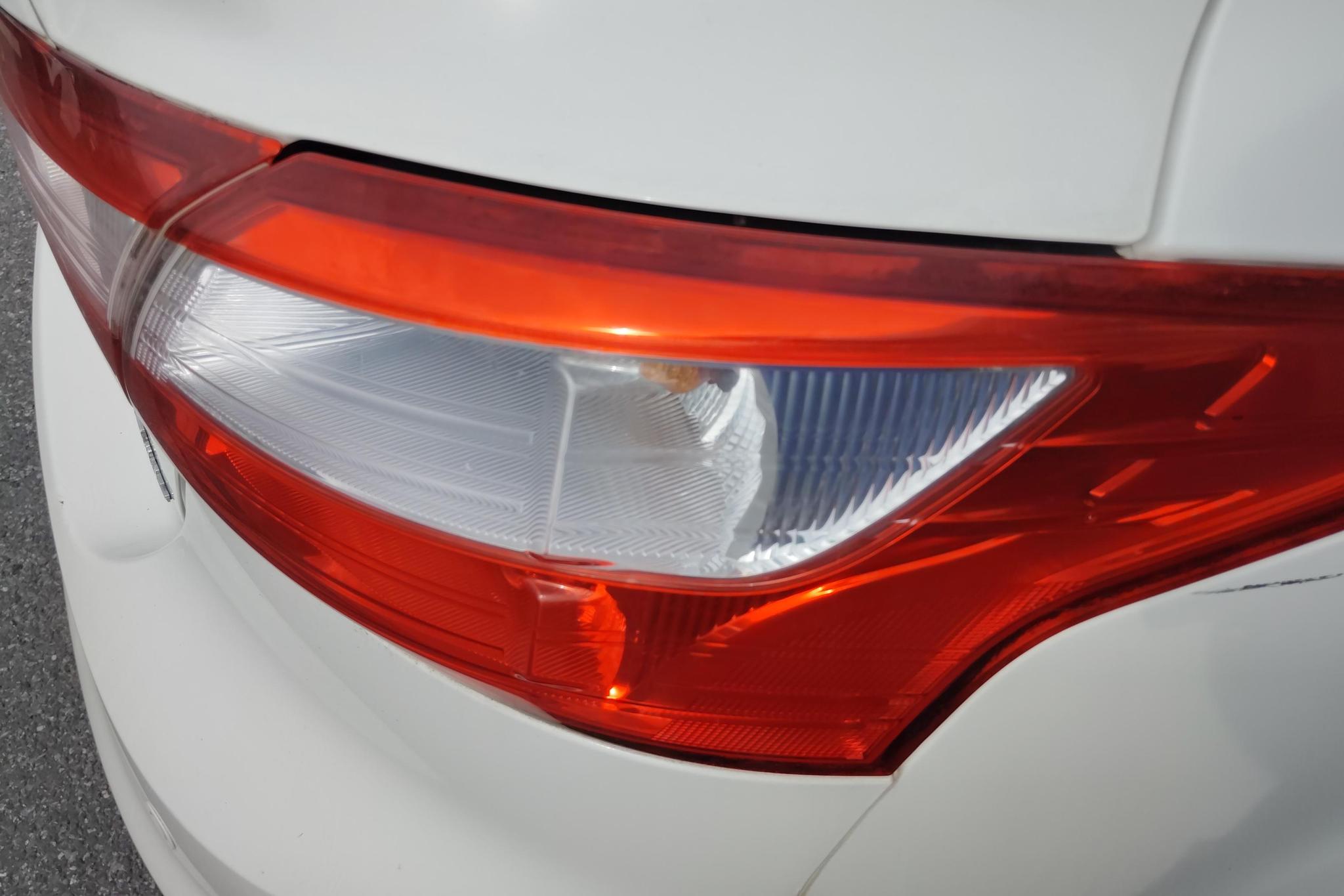 Ford Focus 2012 1.6L AT Luxury