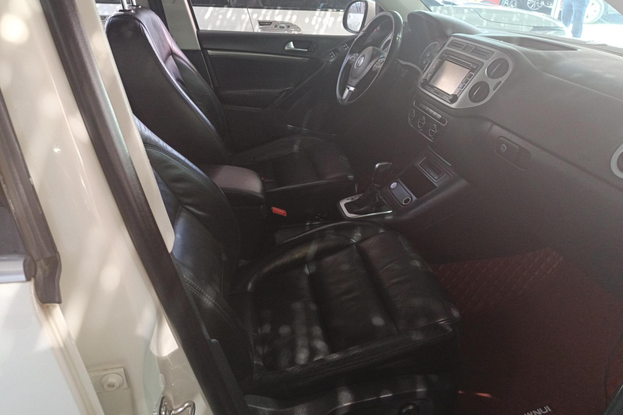 Volkswagen Tiguan 2015 1.8TSI AT Luxury