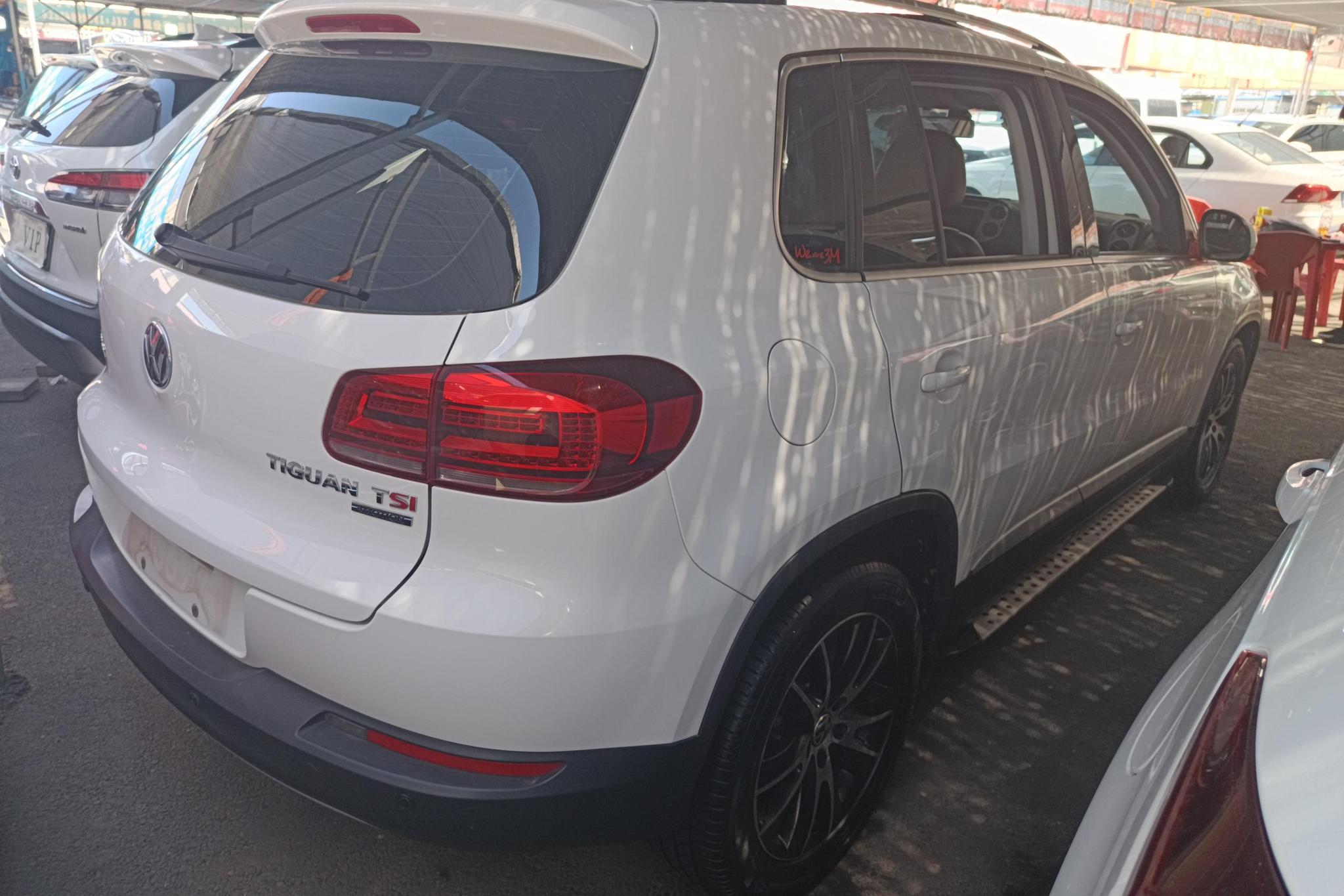 Volkswagen Tiguan 2015 1.8TSI AT Luxury