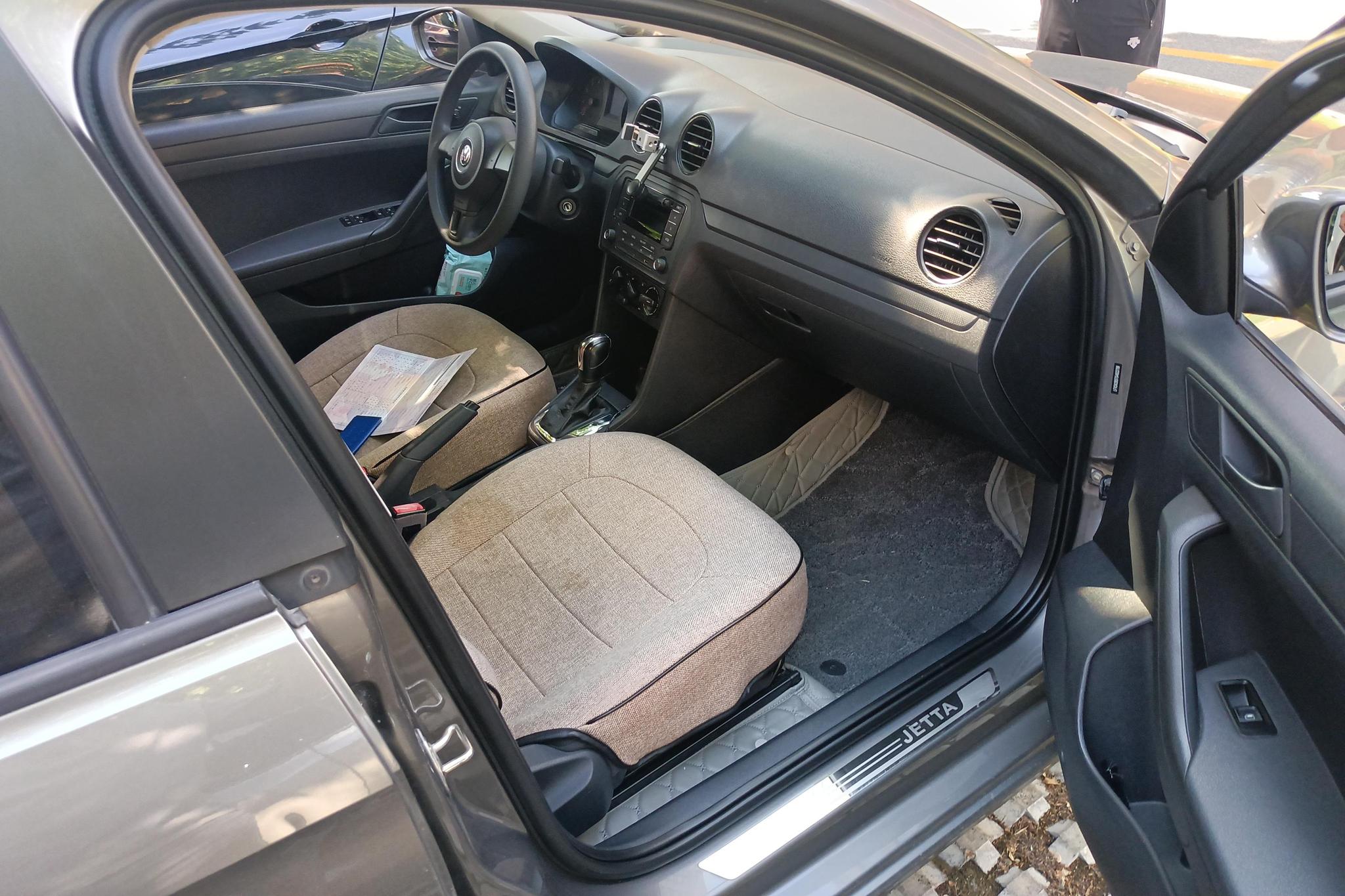 Volkswagen Jetta 2015 1.6L AT Fashion