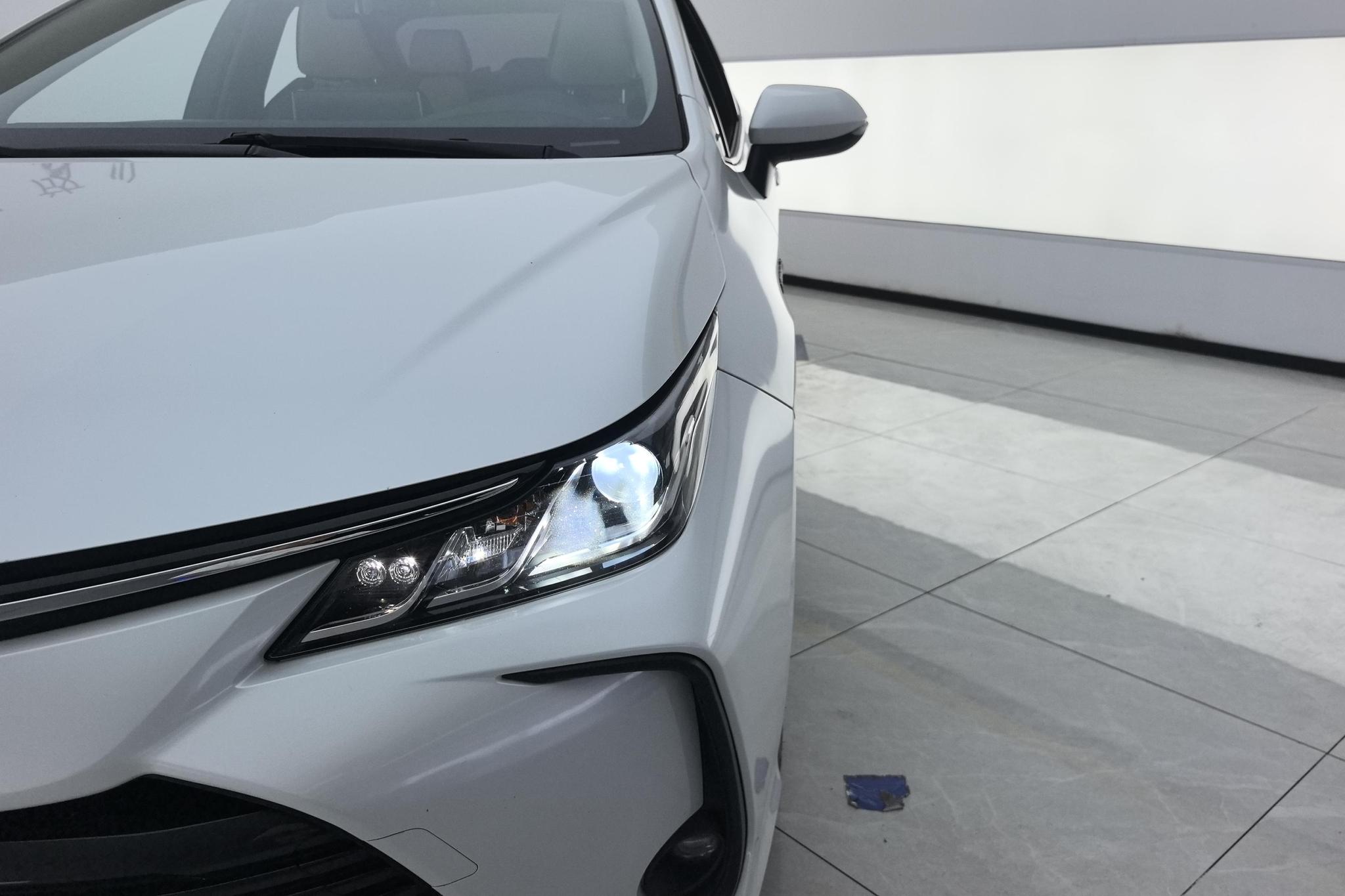 Toyota Corolla id 4453762 из Китая 14