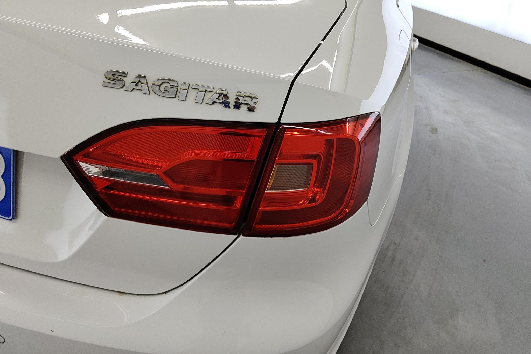 Volkswagen Sagitar 2014 1.6L AT Comfort