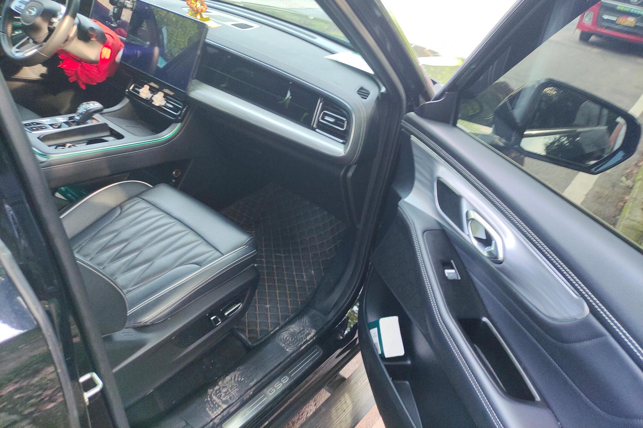 GAC GS8 2022 2.0TGDI Luxury 7 мест