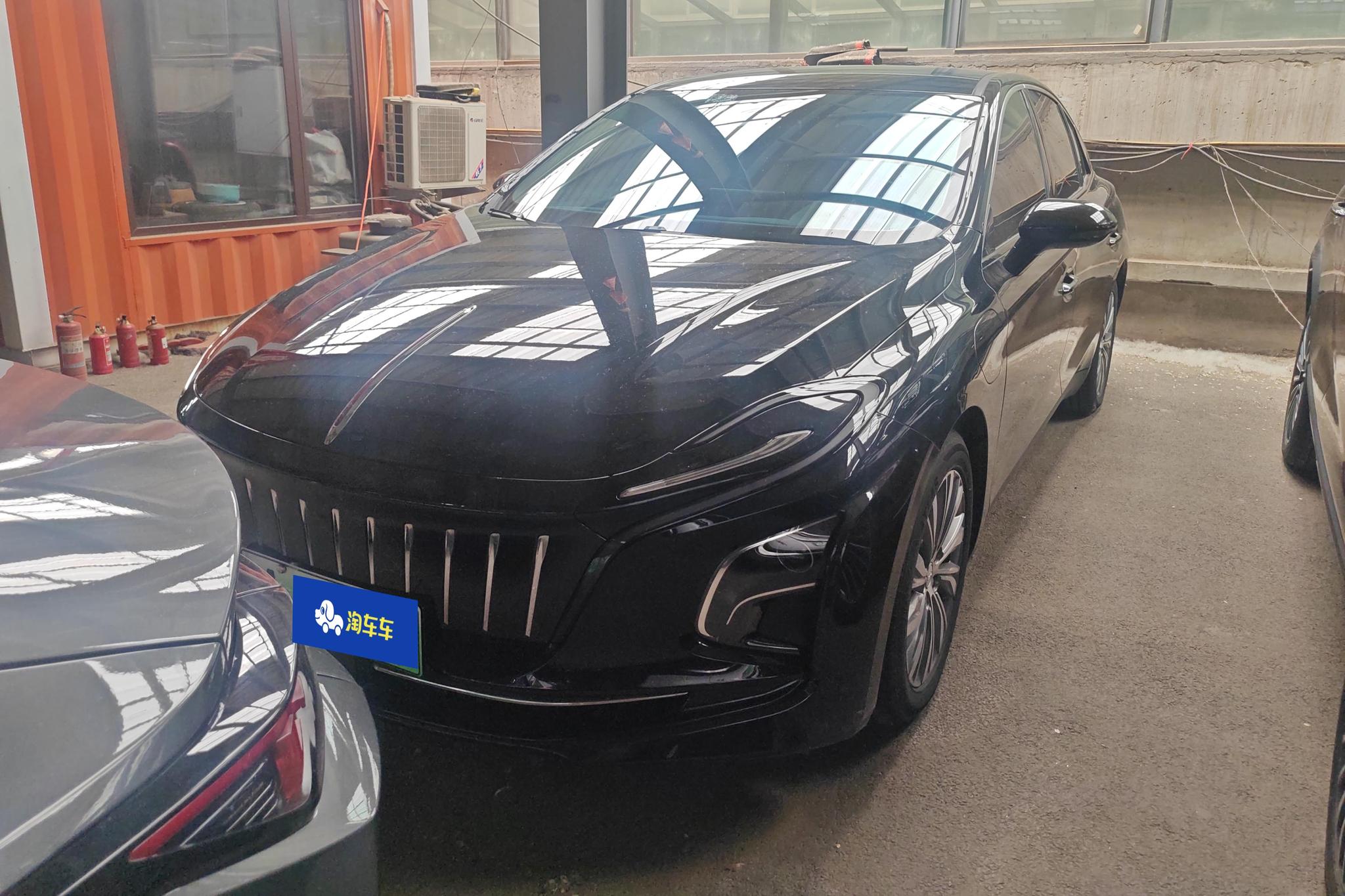 Hongqi E-QM5 2022 431km 5 мест