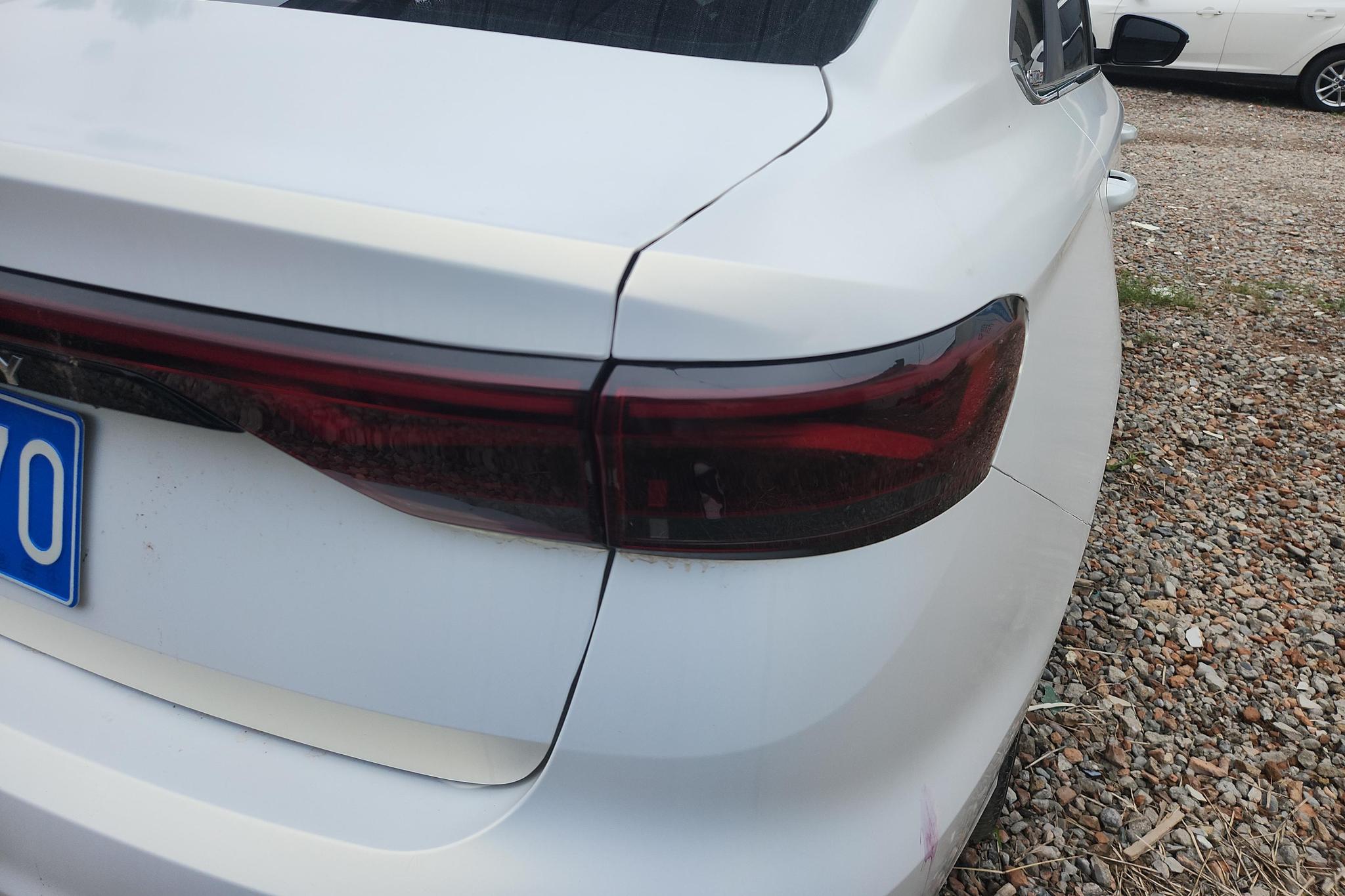 Geely Emgrand 2023 4 Champion 1.5L CVT Luxury