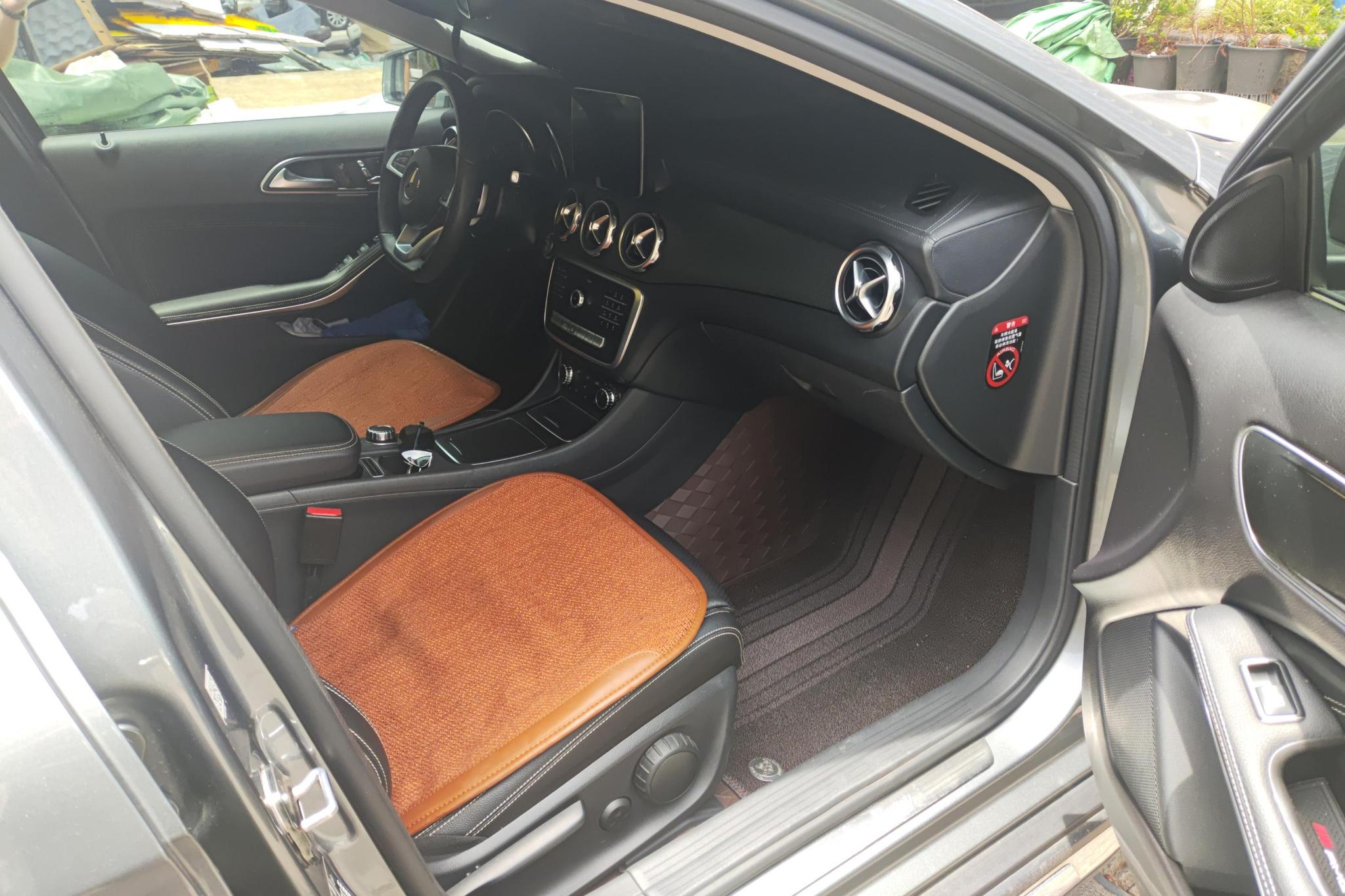 Mercedes-Benz GLA 2019 GLA 200 Fashion