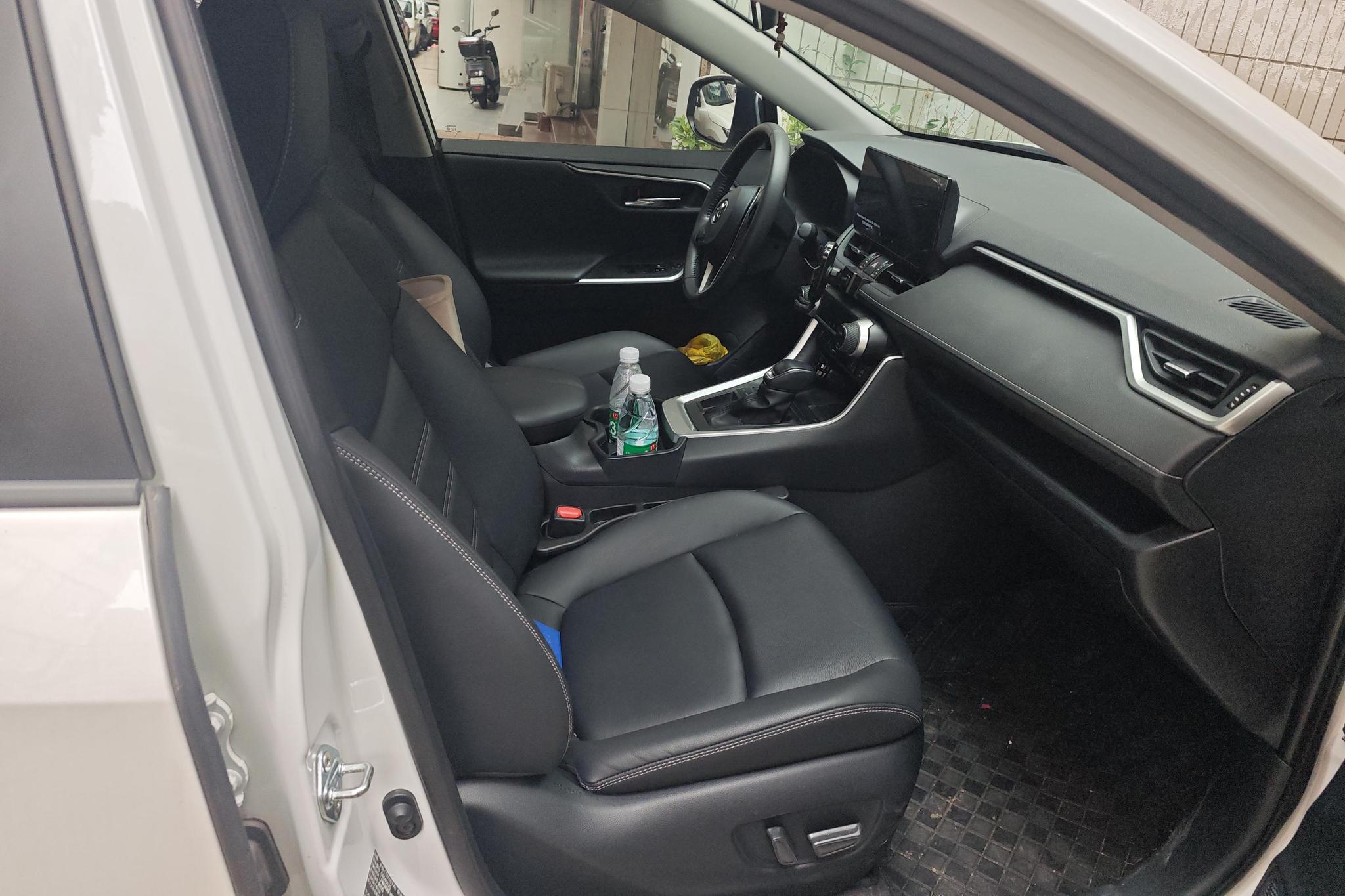 Toyota RAV4 2023 2.0L CVT PLUS