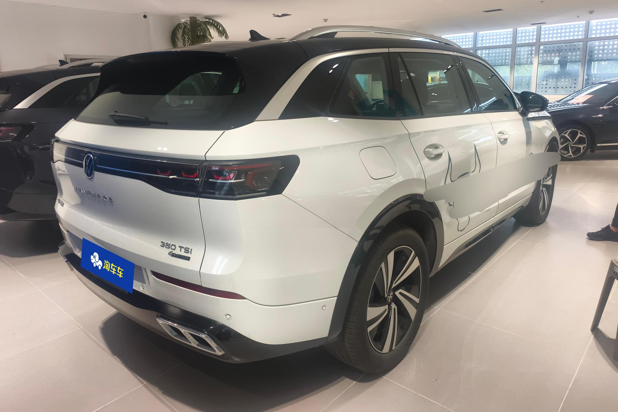 Volkswagen Tavendor 2023 380TSI R-Line