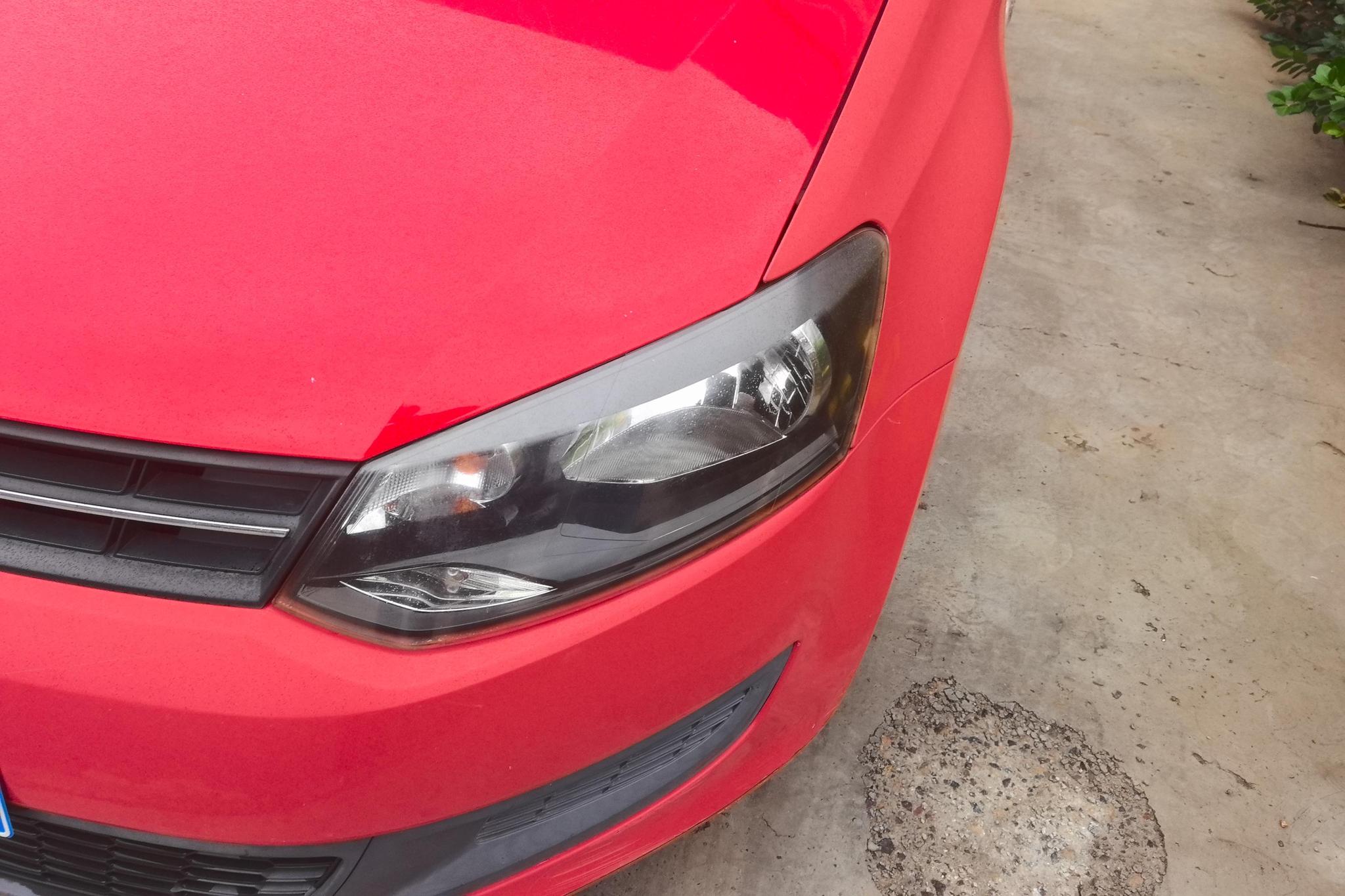 Volkswagen Polo 2011 1.4L MT