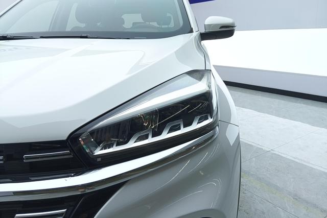 Chery Tiggo 8 2019 1.6 TGDI AT — фото 9