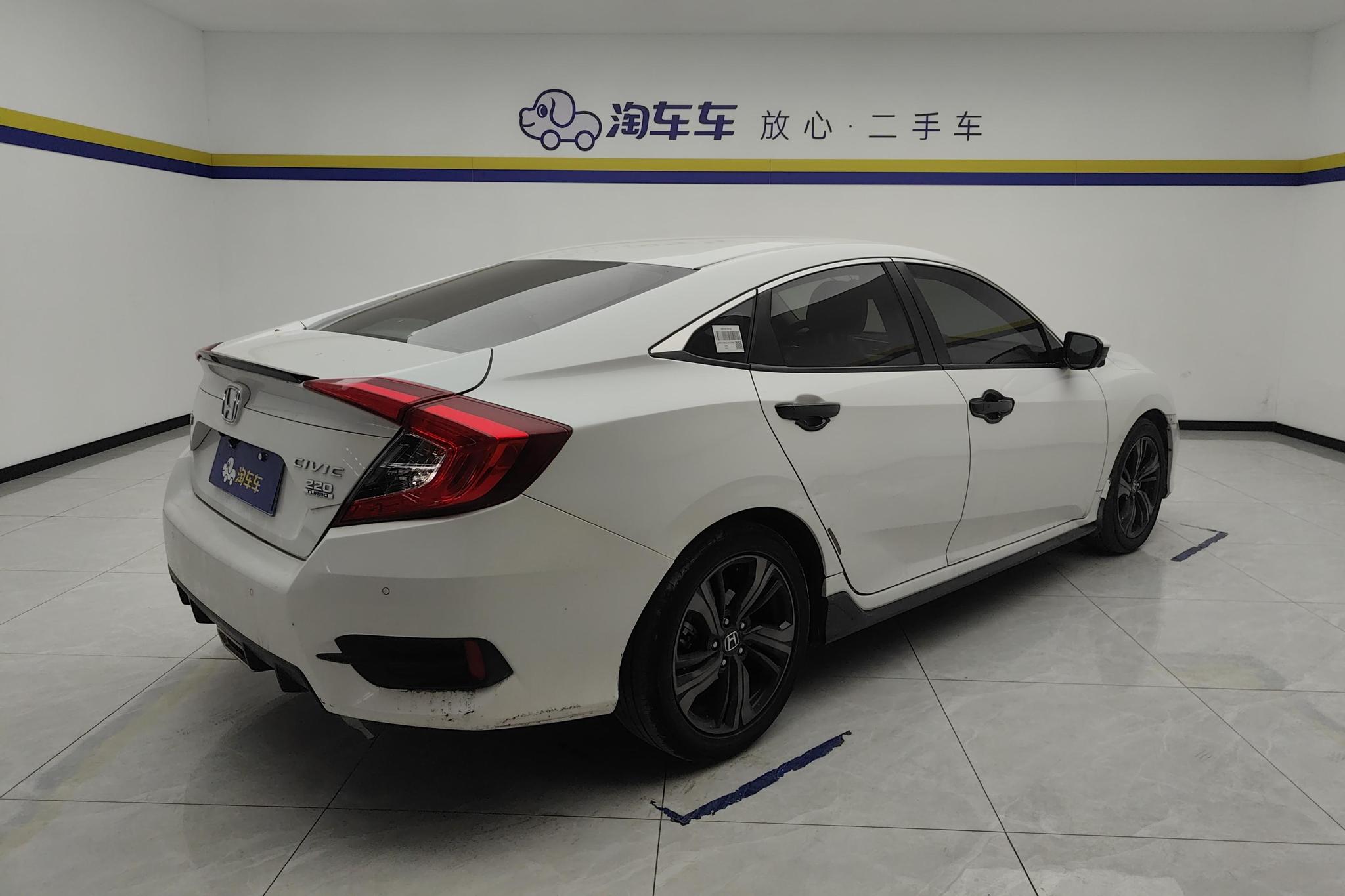 Honda Civic 2019 220TURBO CVT V