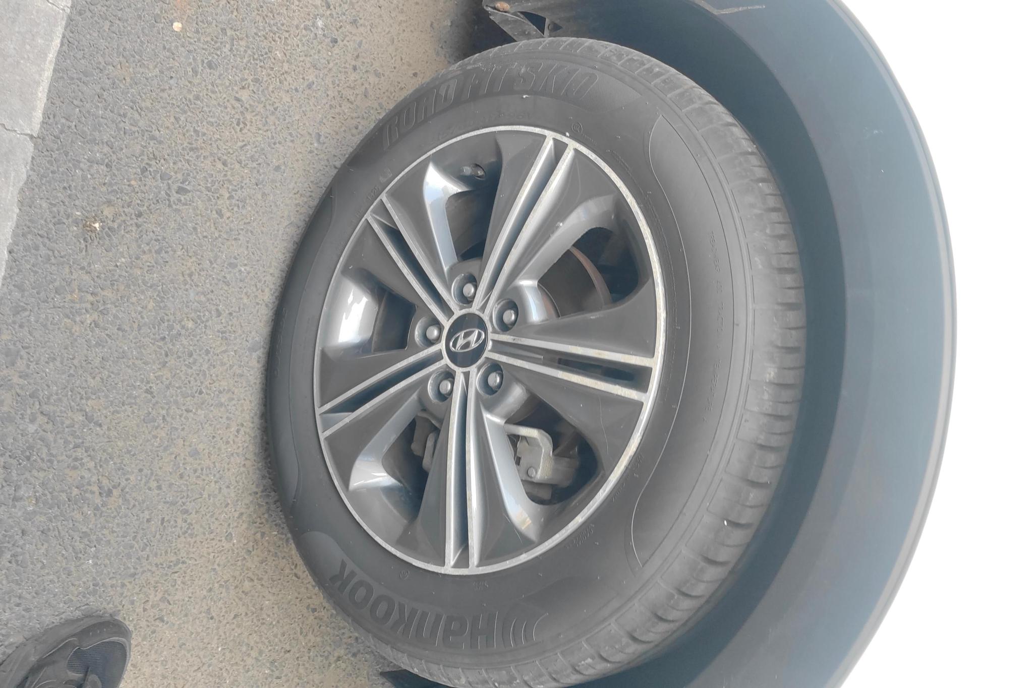 Hyundai ix25 2015 1.6L AT GLS