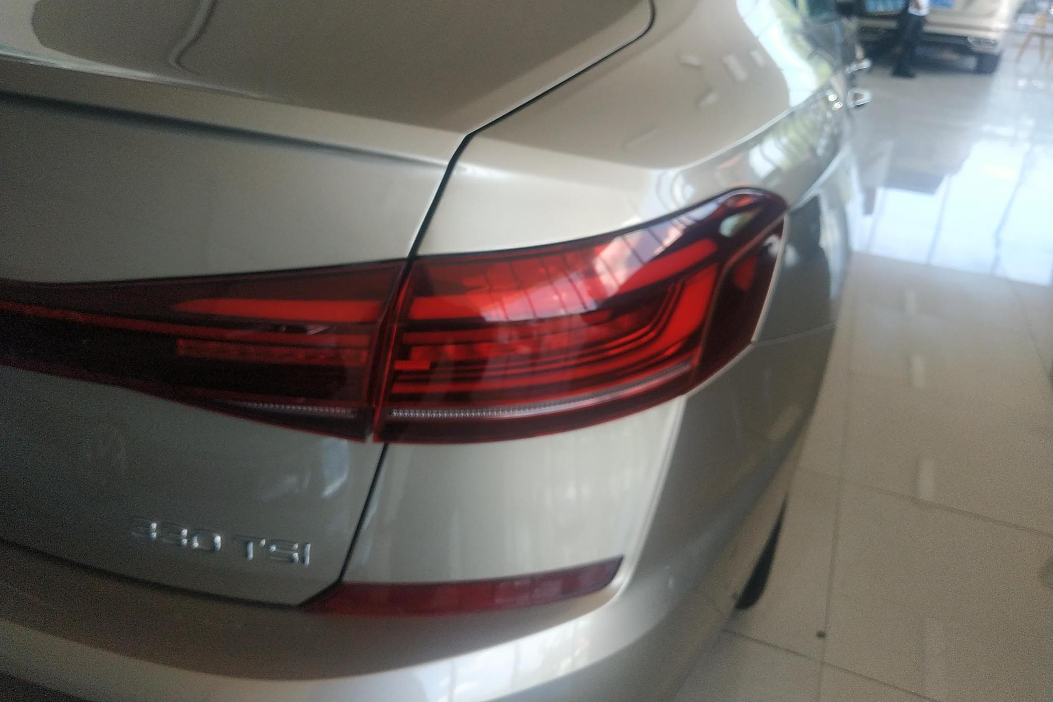 Volkswagen Passat 2022 330TSI Luxury