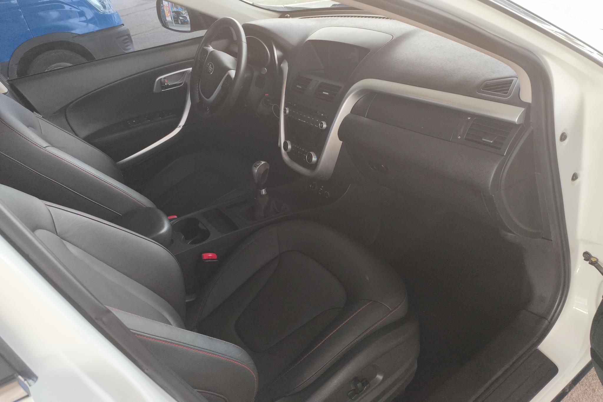 Bestune X80 2013 2.0L MT Luxury