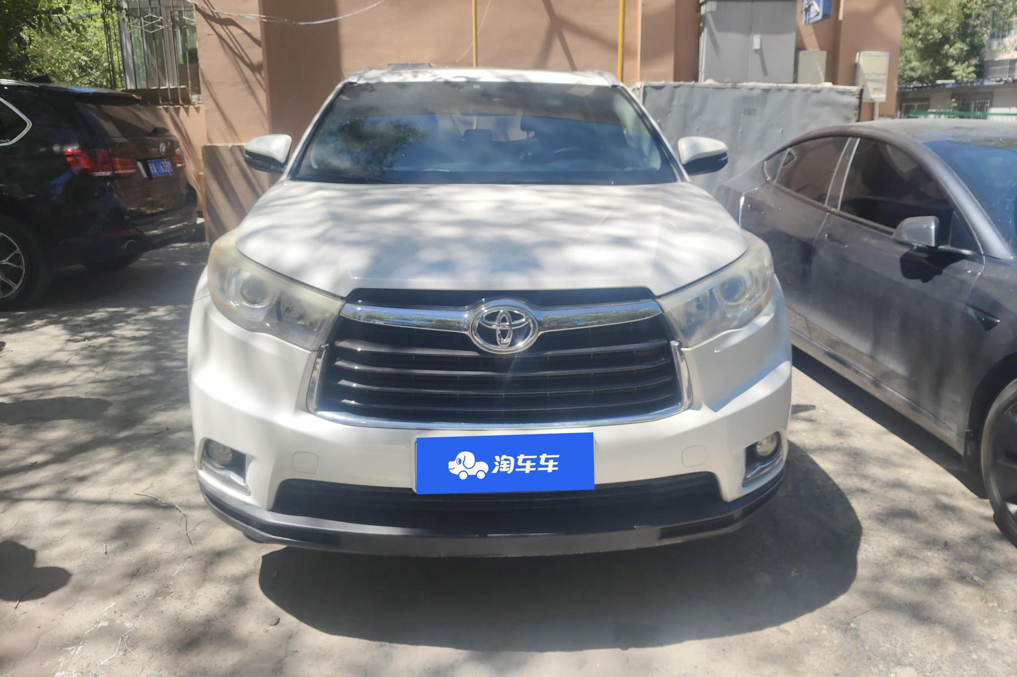 Toyota Highlander 2015 2.0T Luxury 7 мест