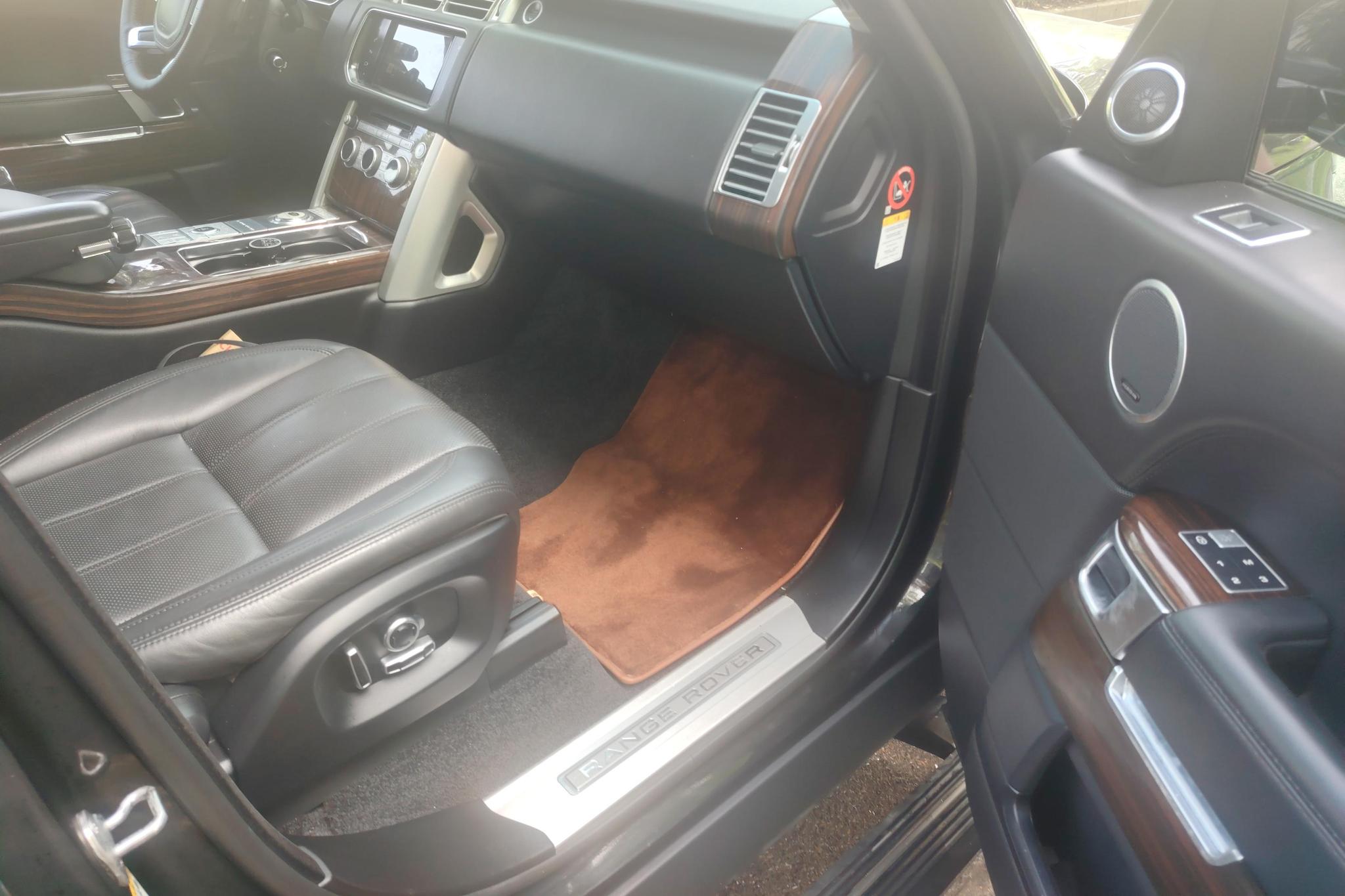 Land Rover Range Rover 2016 3.0 V6 SC Vogue SE Long Wheelbase