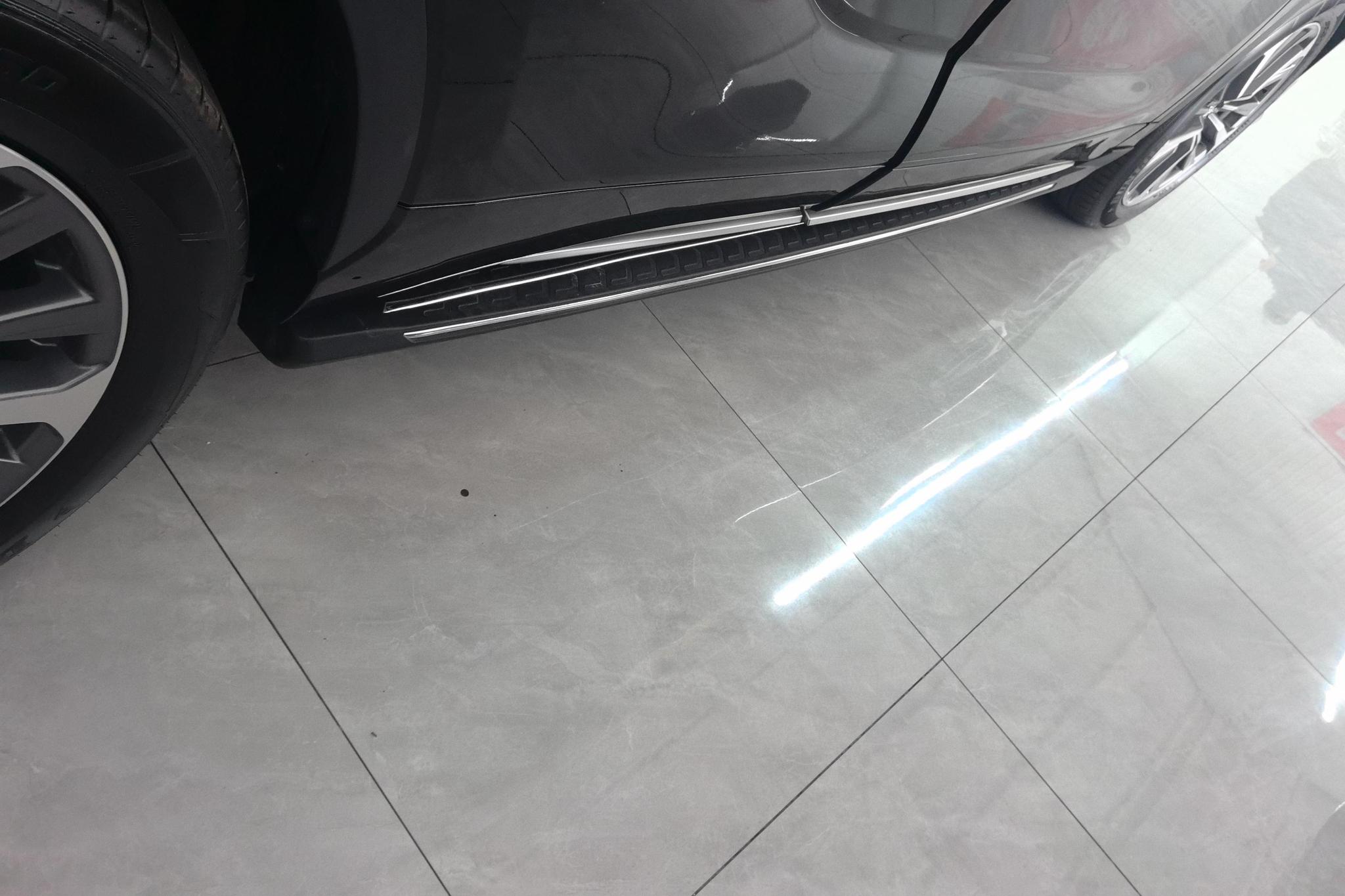Toyota Crown Kluger 2024 2.5L E-CVT Luxury
