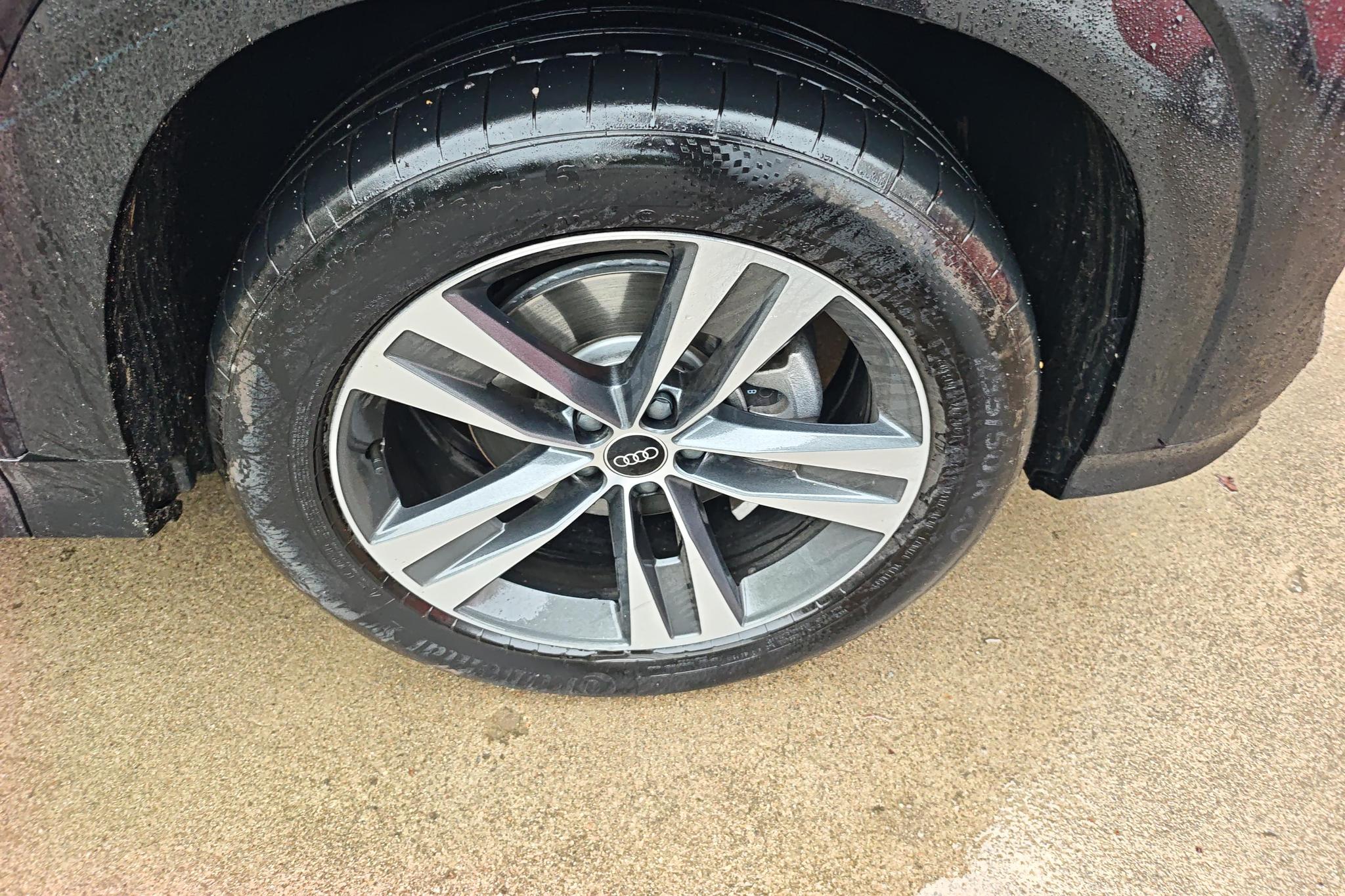 Audi Q6 2025 40TFSI quattro 7 мест