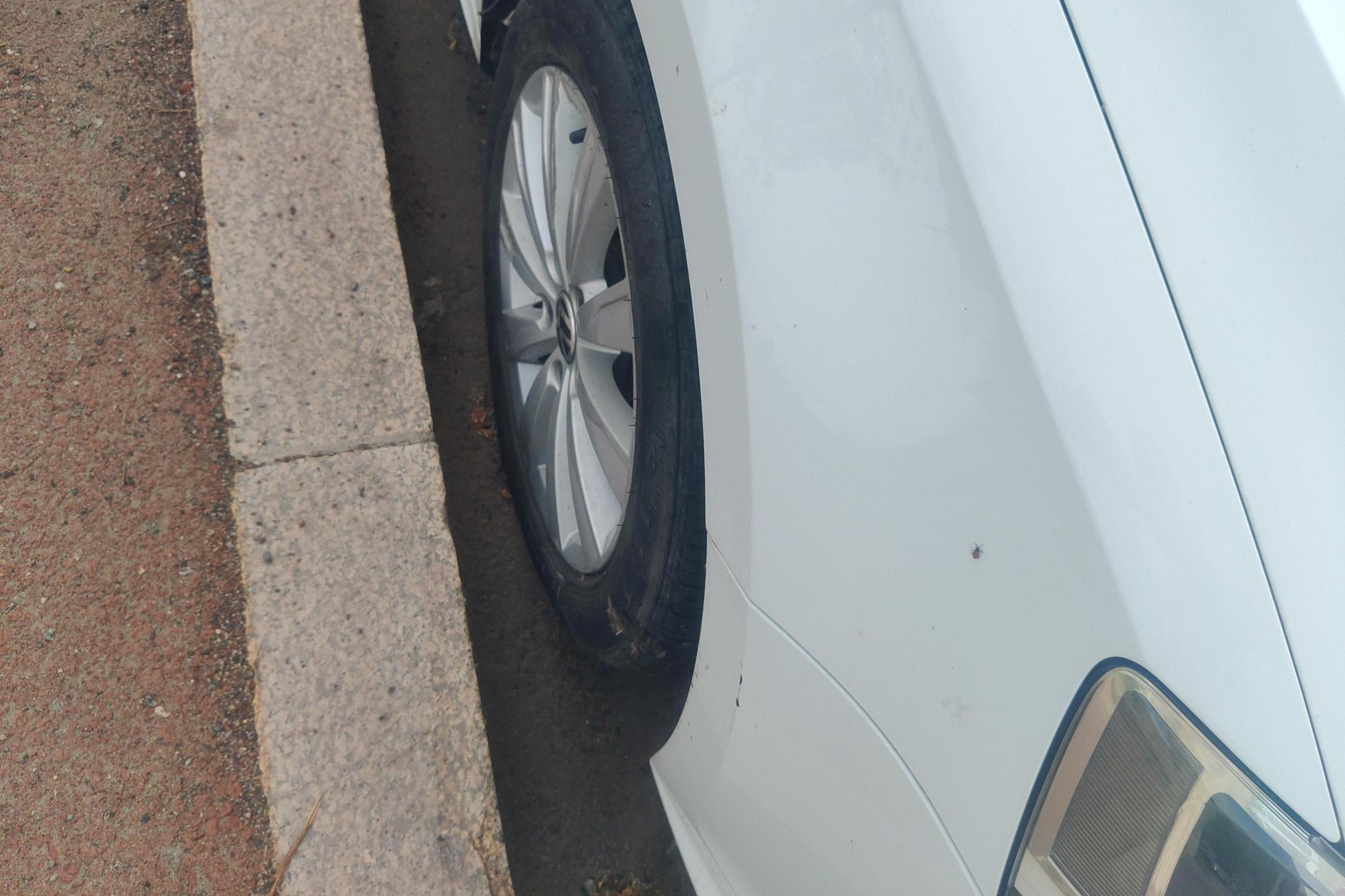 Volkswagen Sagitar 2015 1.6L AT Comfort