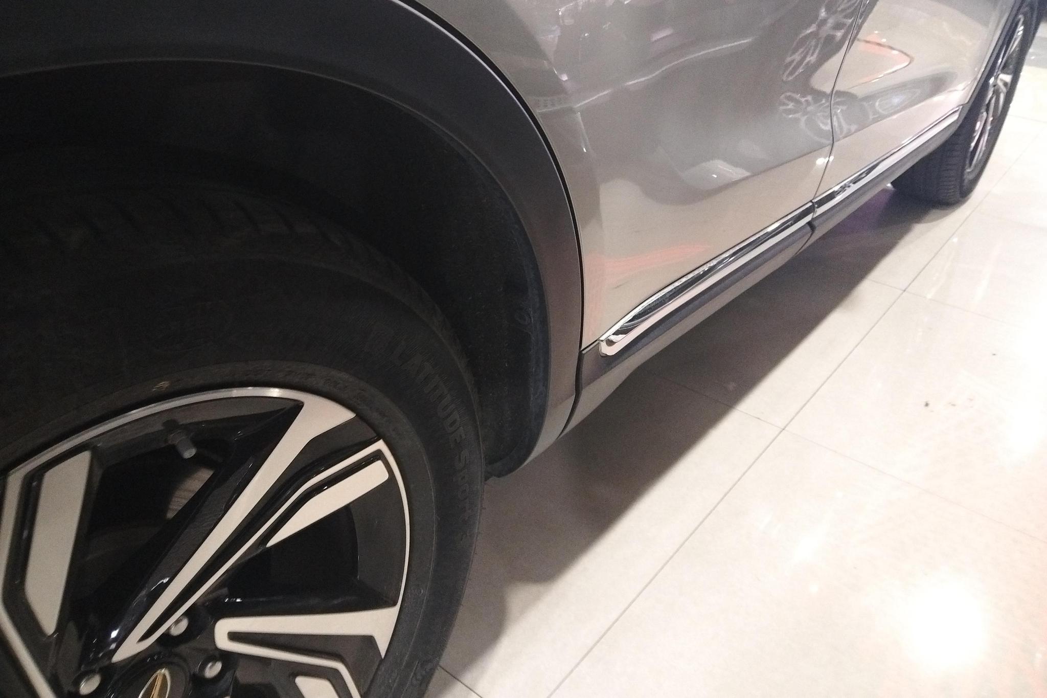 Hongqi HS5 2019 2.0T