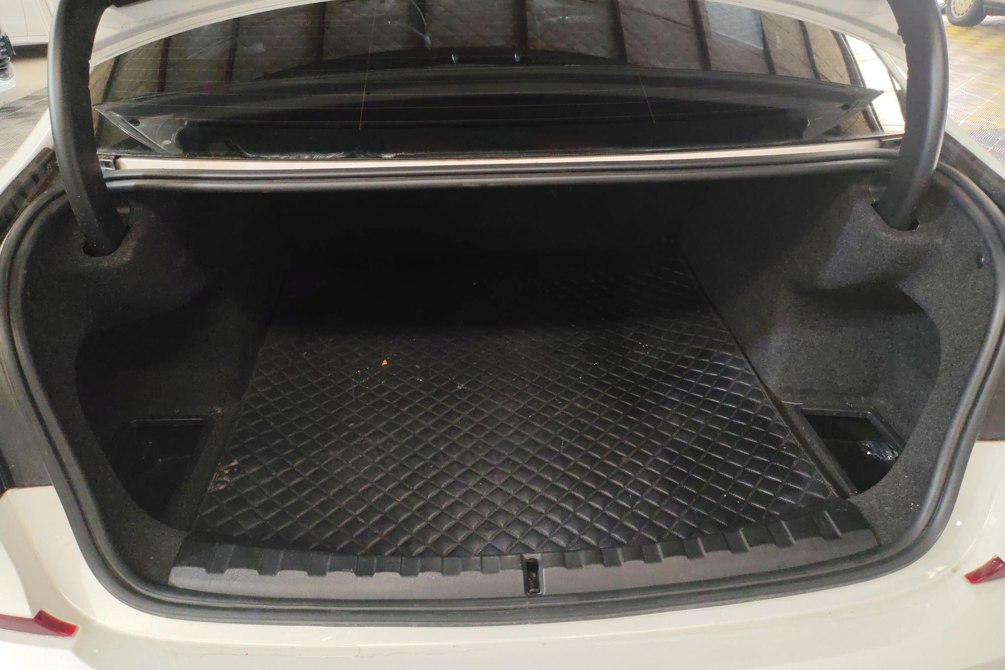 BMW 3 series id 4439737 из Китая 14