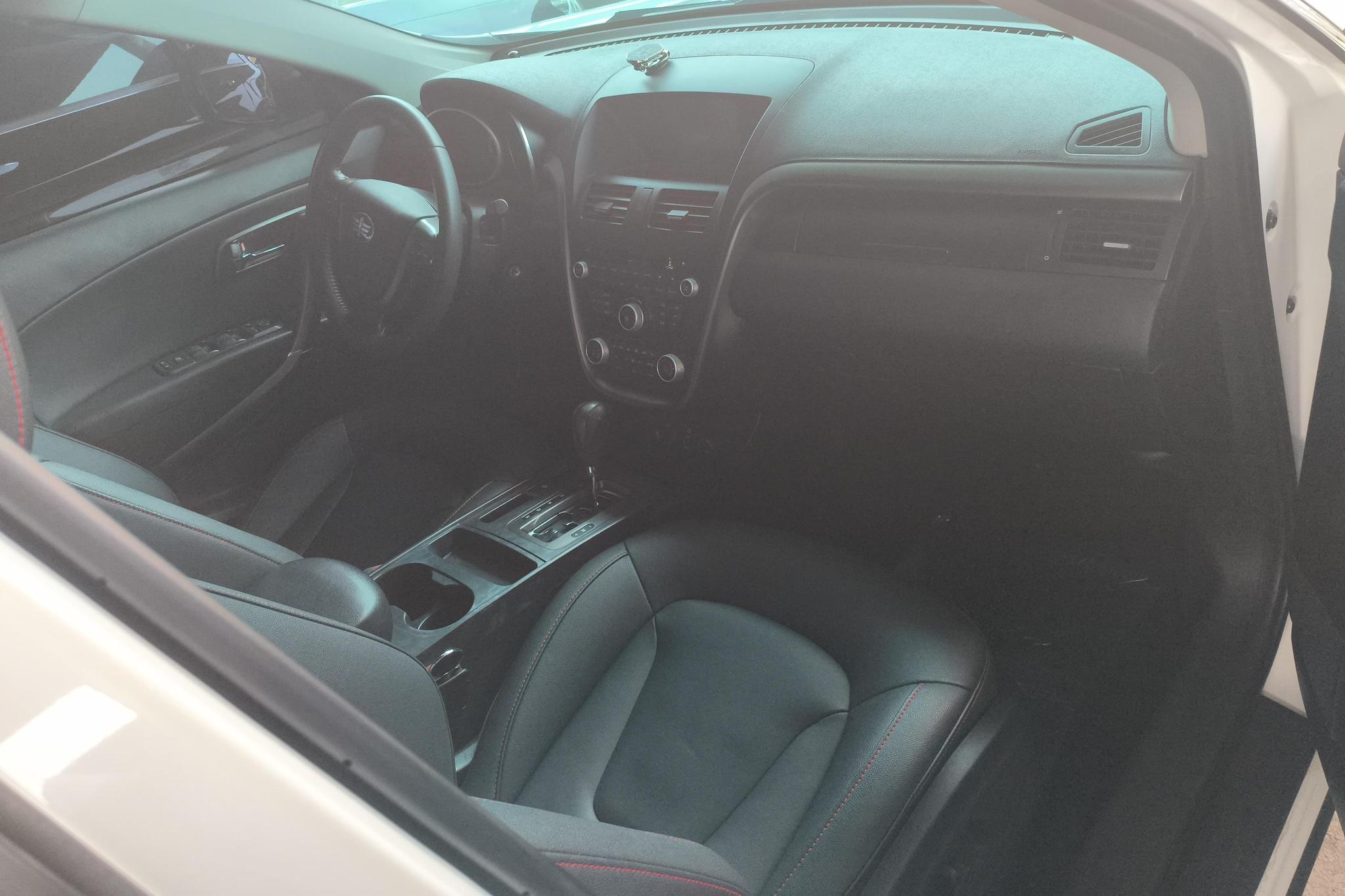 Bestune X80 2015 2.0L AT Luxury