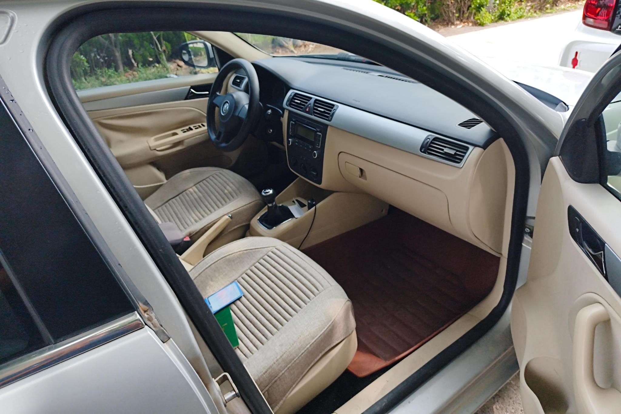 Volkswagen Bora 2012 1.6L MT Fashion
