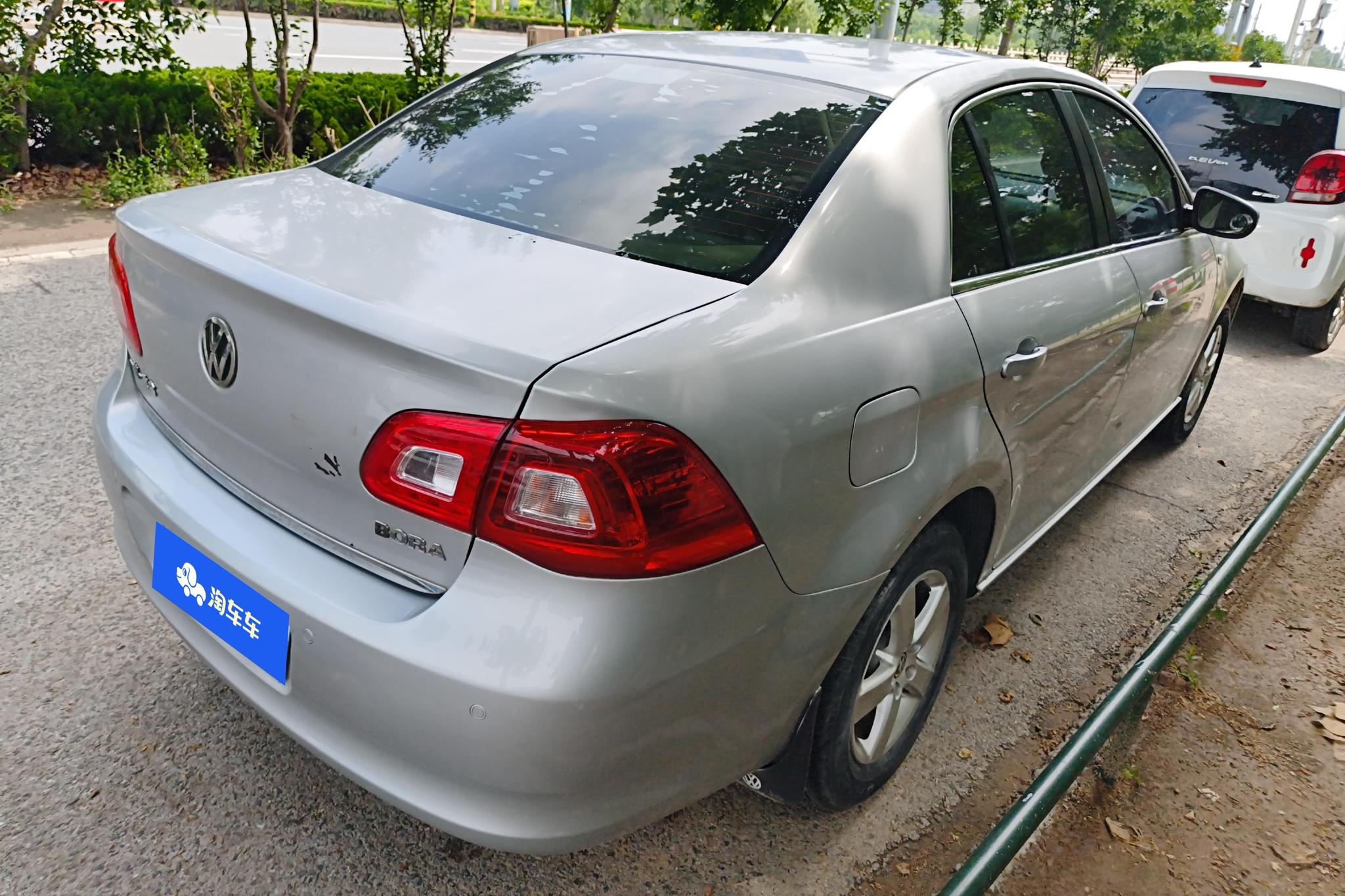 Volkswagen Bora 2012 1.6L MT Fashion