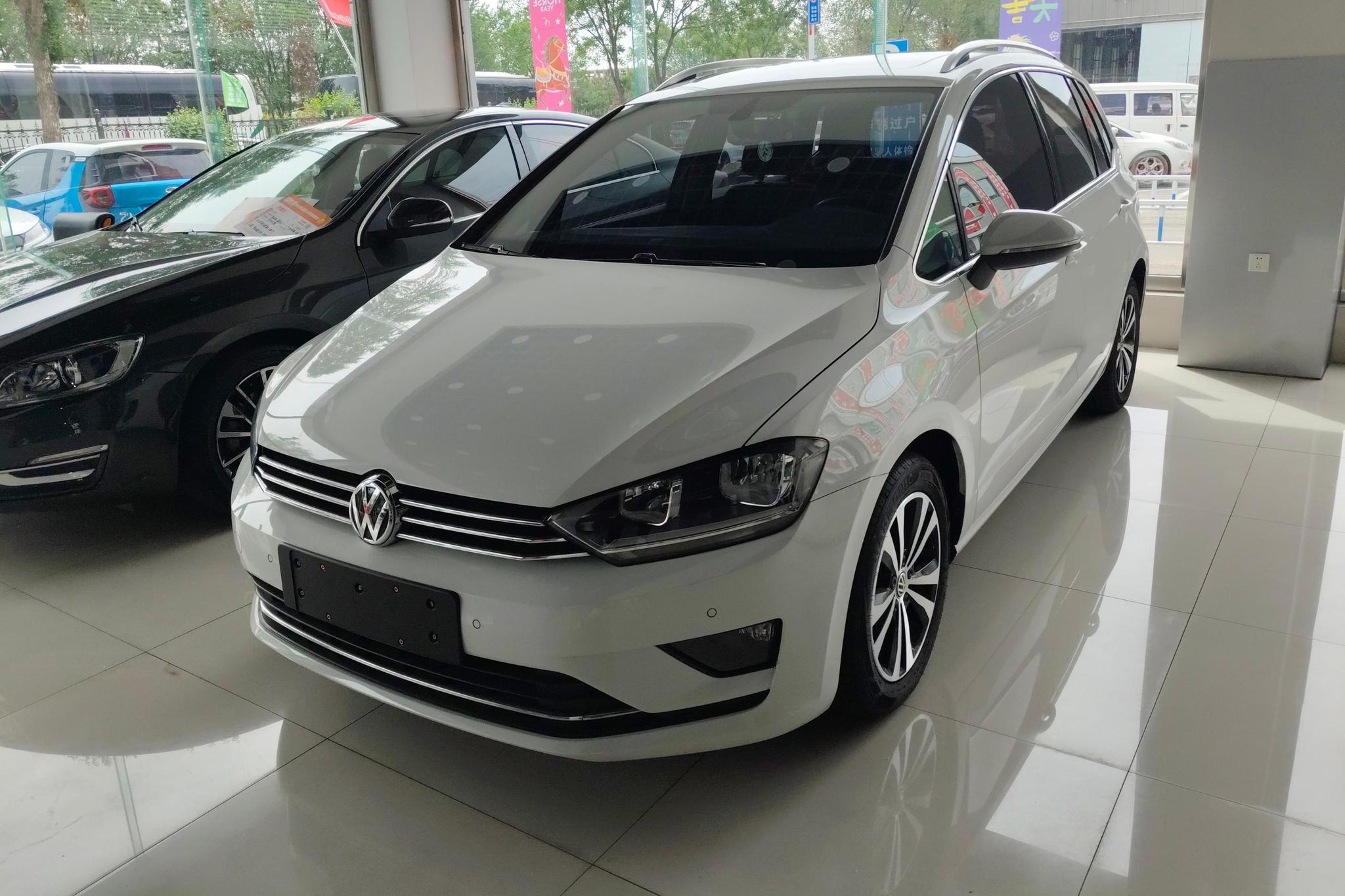 Volkswagen Golf·