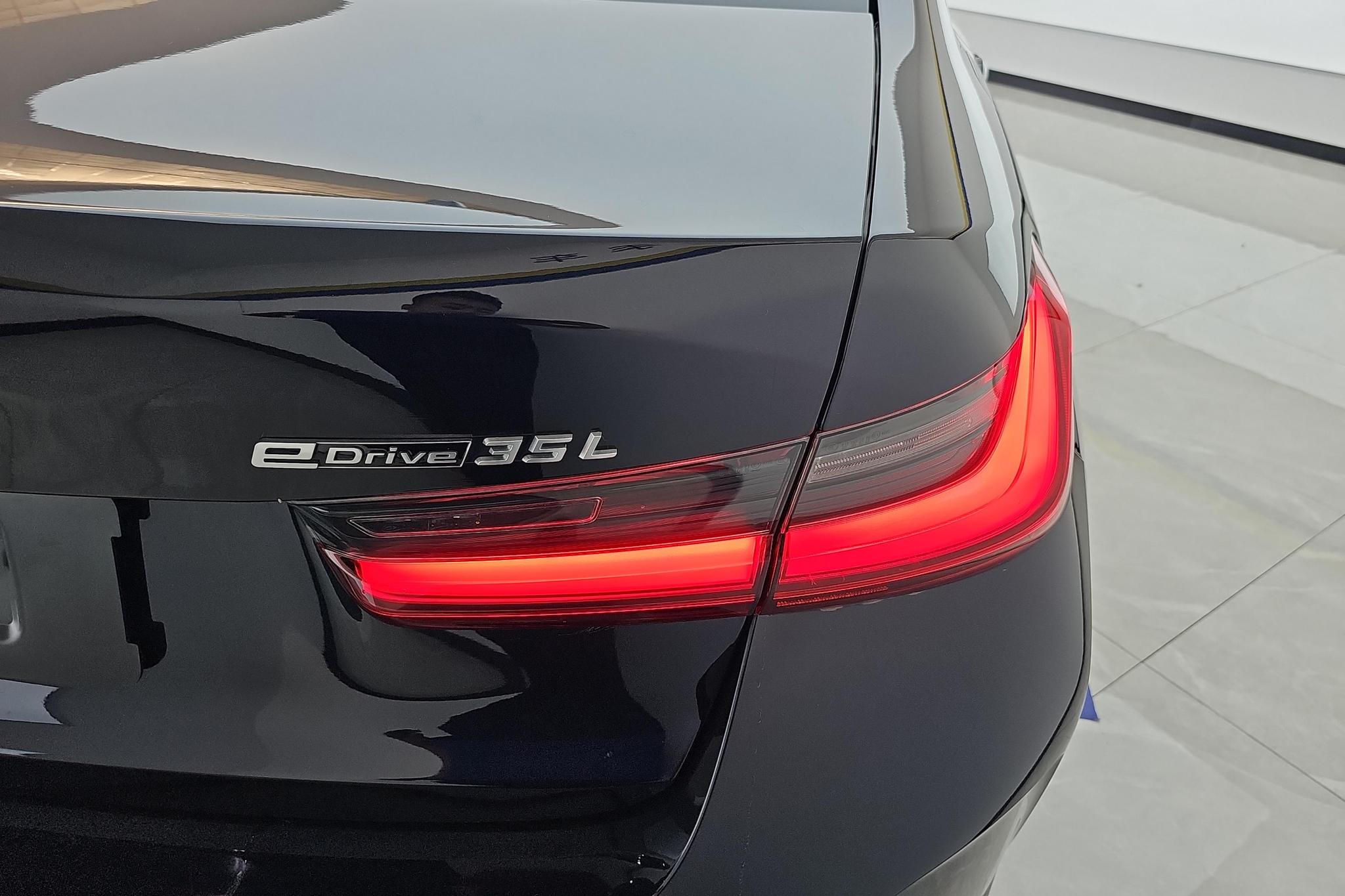 BMW i3 2023 eDrive35L