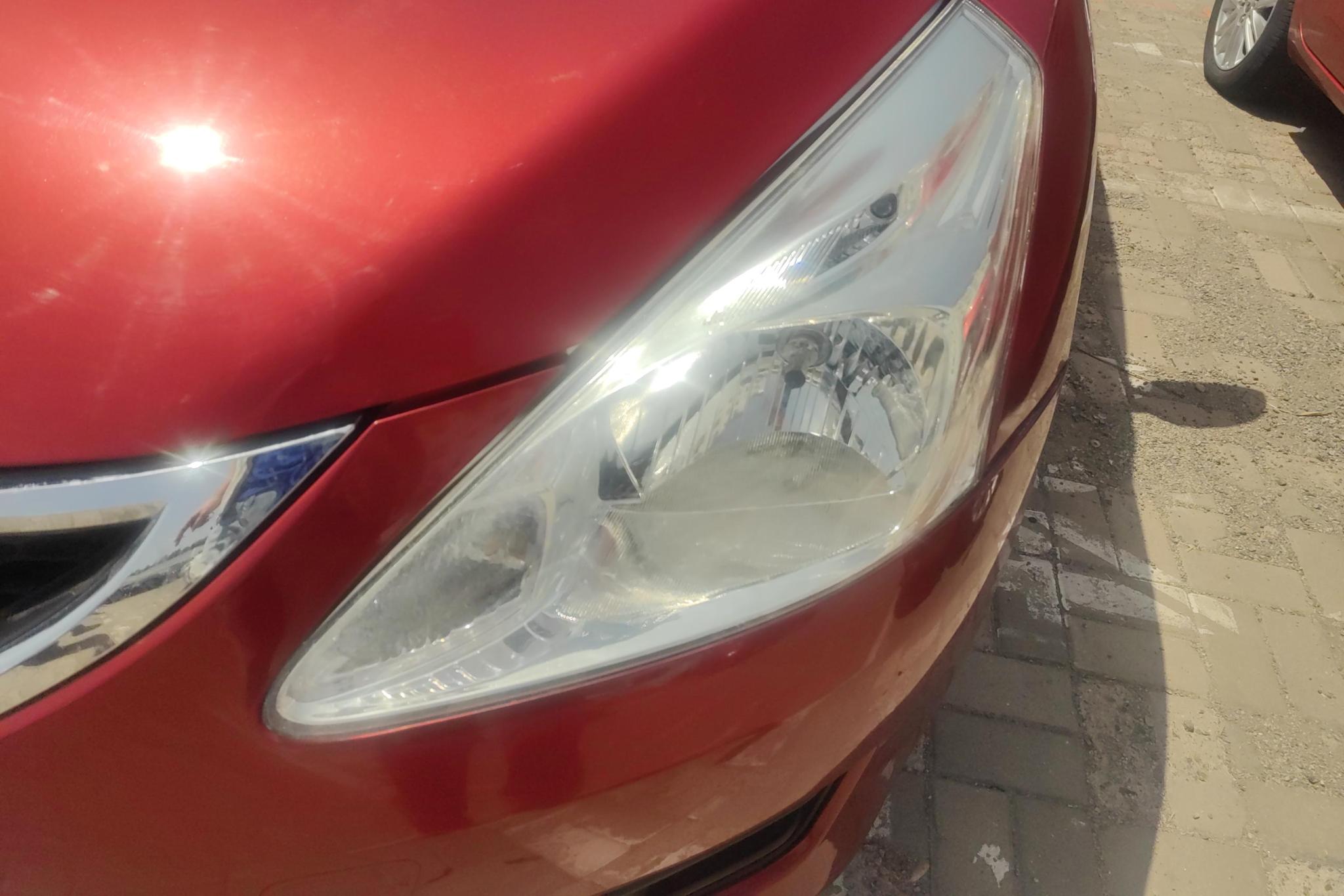 Nissan Tiida 2011 1.6L CVT Comfort